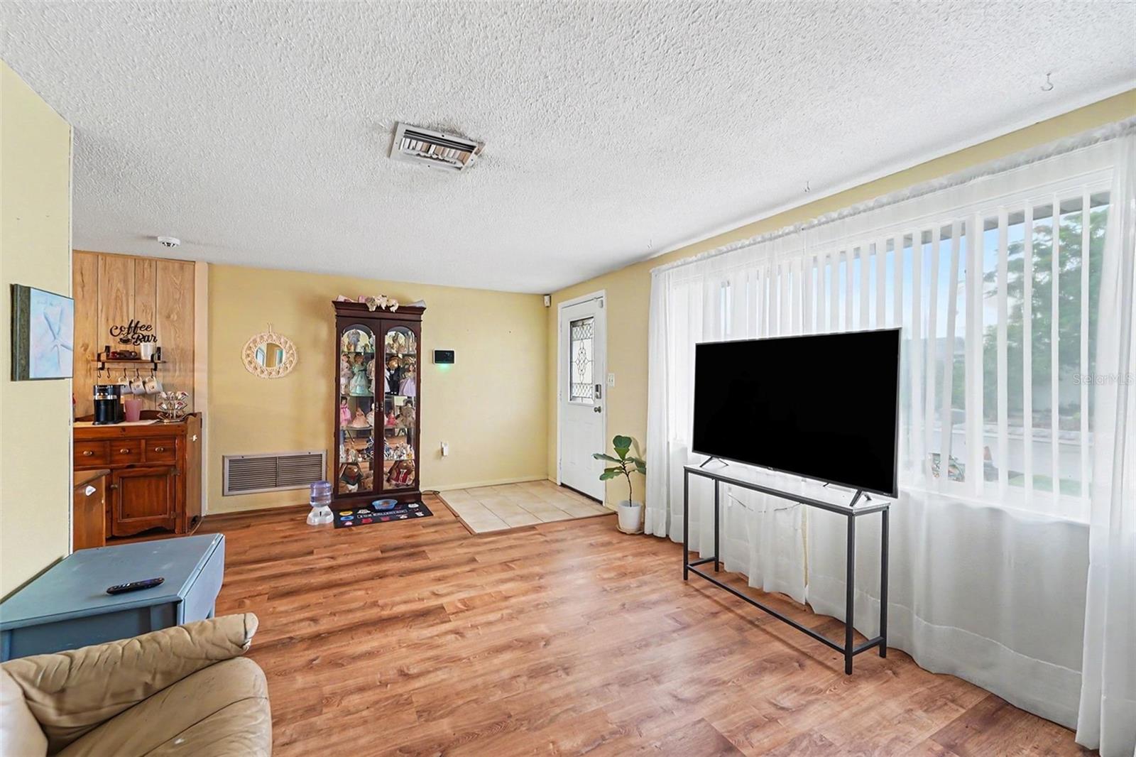 7015 MORAVIAN DR — photo 6