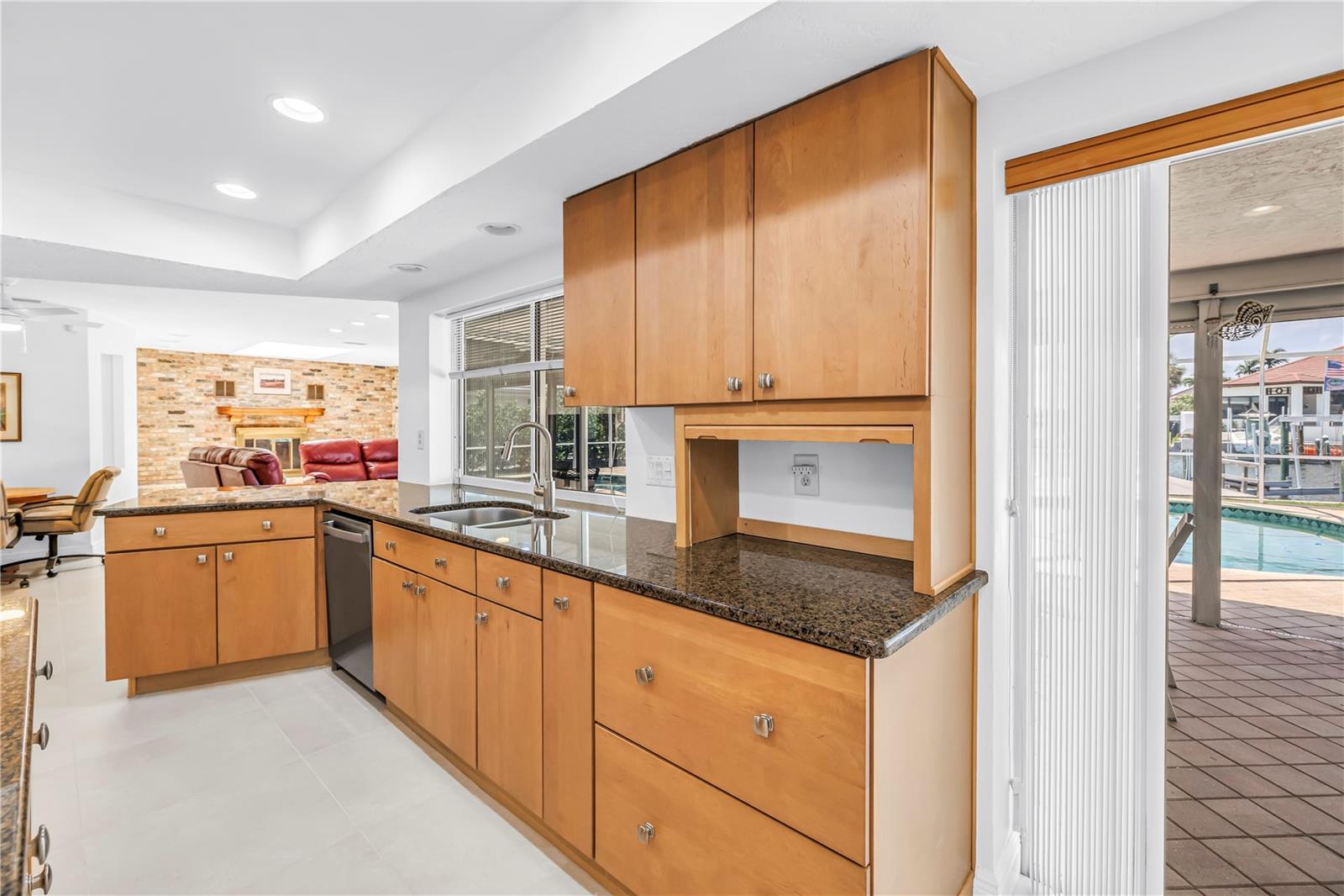 2067 MASSACHUSETTS AVE NE — photo 11