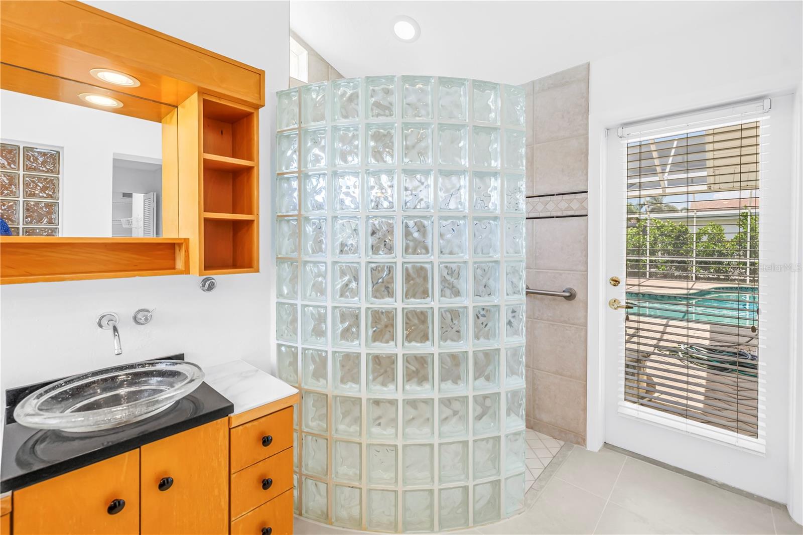 2067 MASSACHUSETTS AVE NE — photo 22