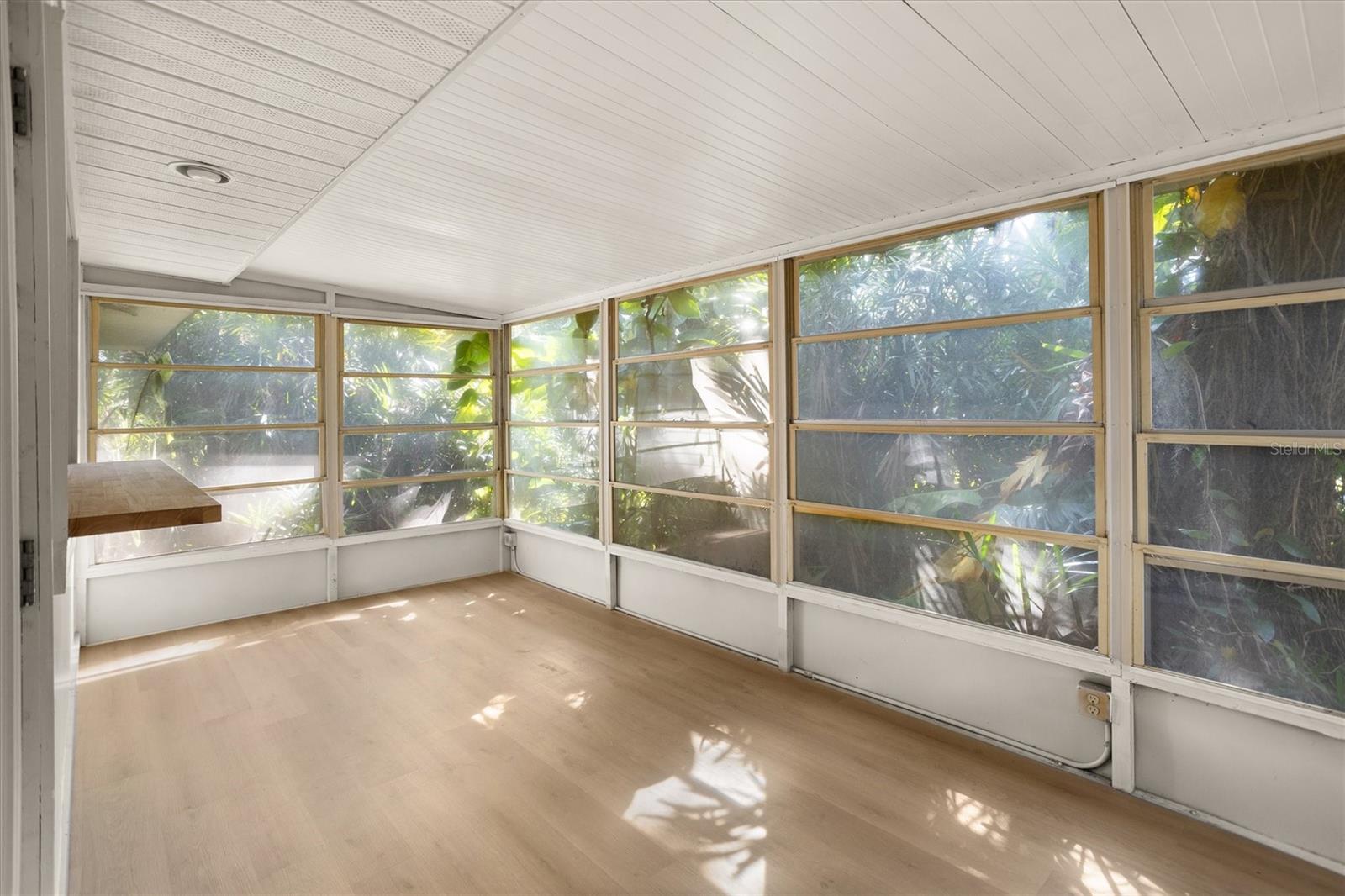 8725 ERIE LN — photo 18