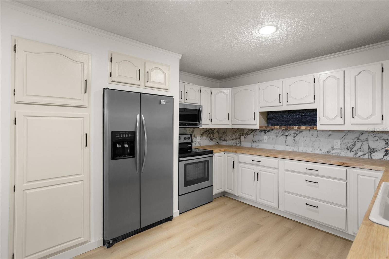 8725 ERIE LN — photo 16