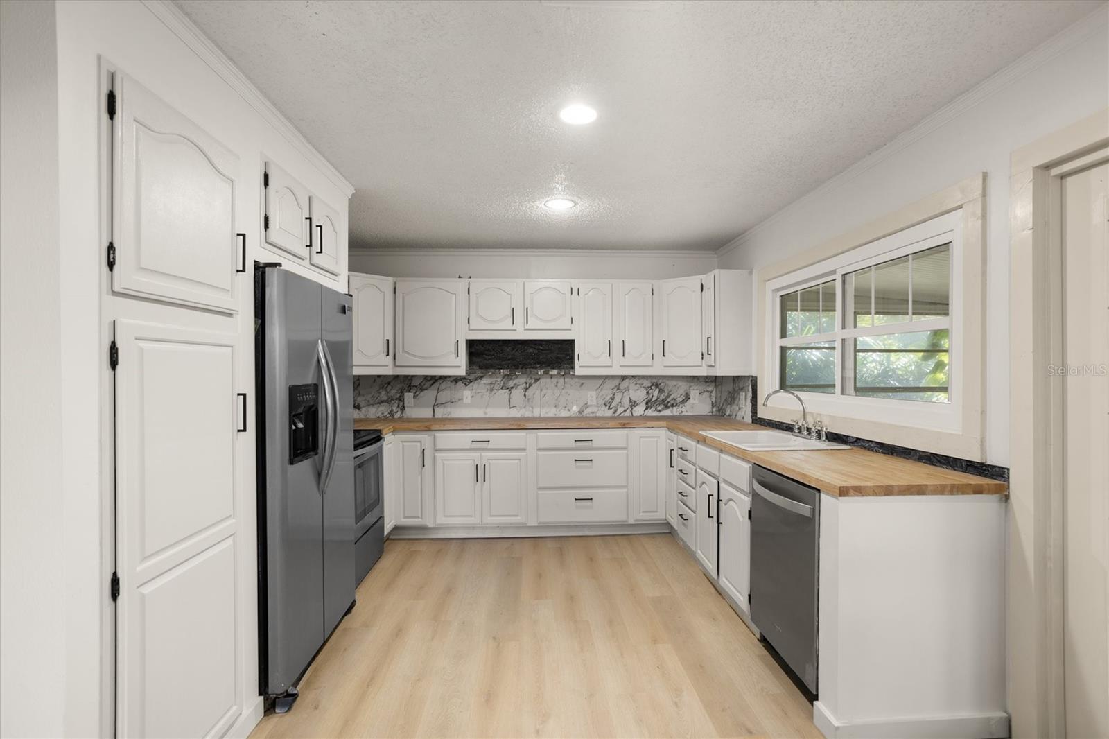 8725 ERIE LN — photo 15