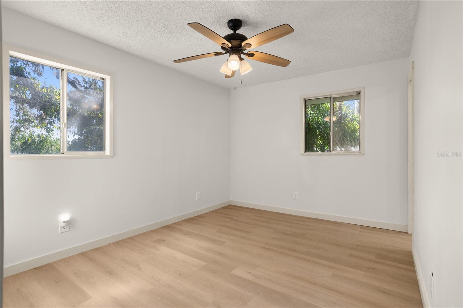 8725 ERIE LN — photo 31