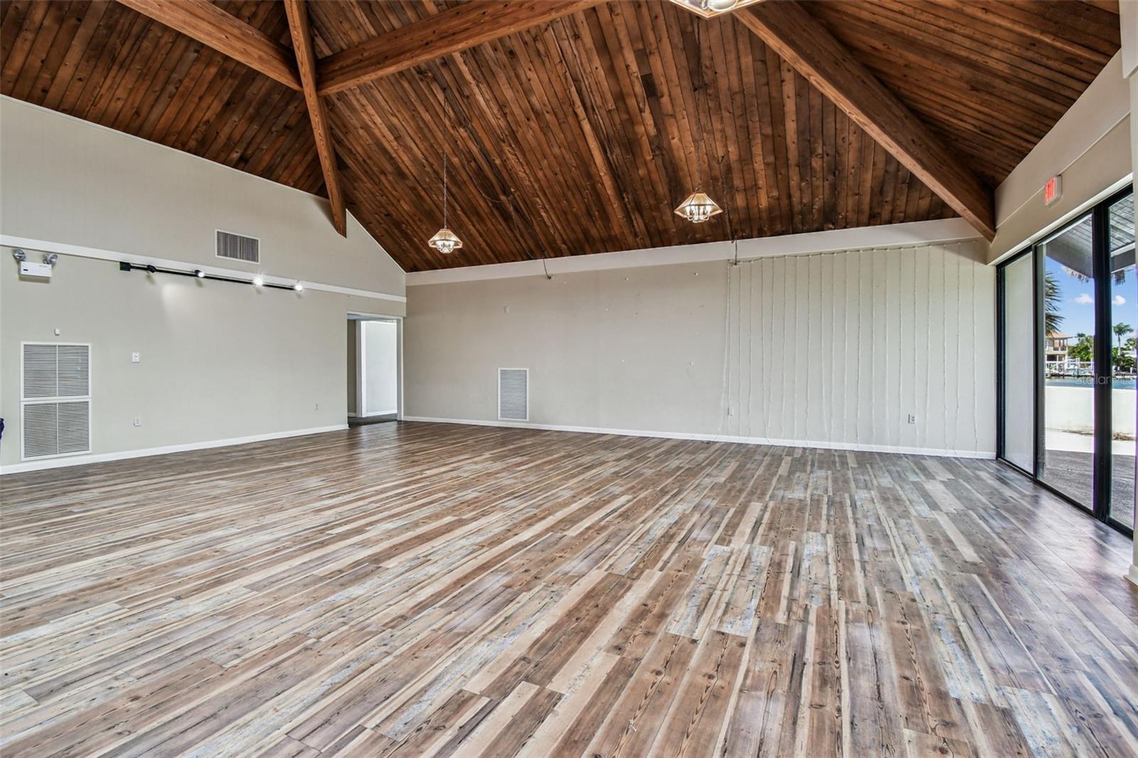 425 ISLAND WAY — photo 35