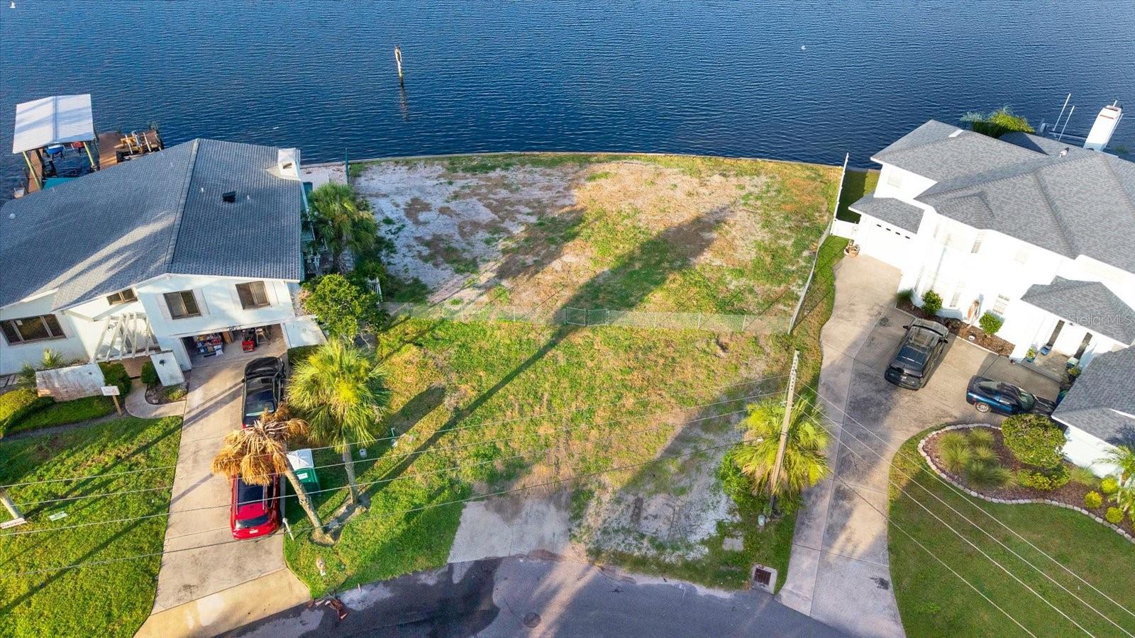 121 AUGUSTA AVE — photo 4