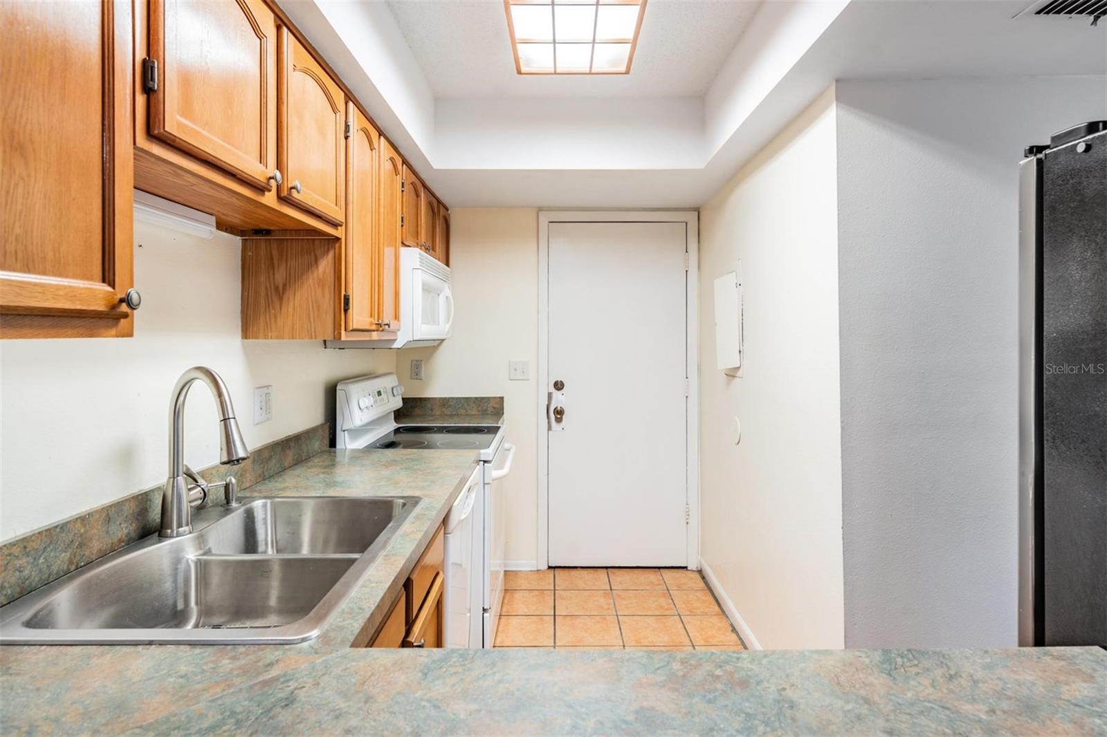 2936 LICHEN LN #B — photo 7