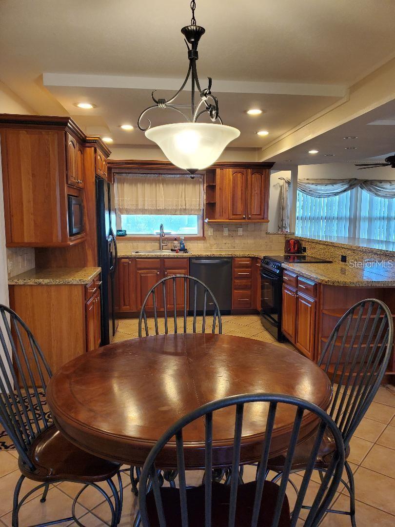 1637 WHITEWOOD DR — photo 6