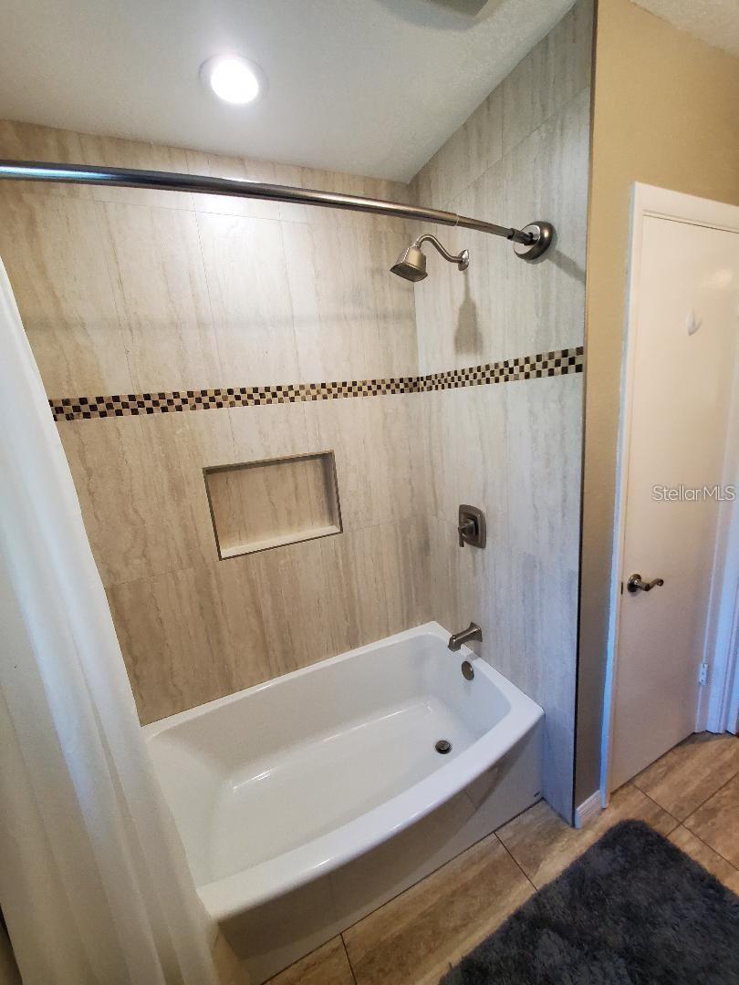 1637 WHITEWOOD DR — photo 21