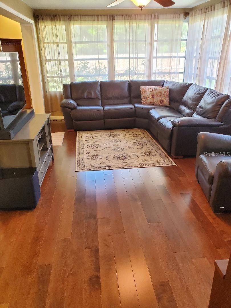 1637 WHITEWOOD DR — photo 9