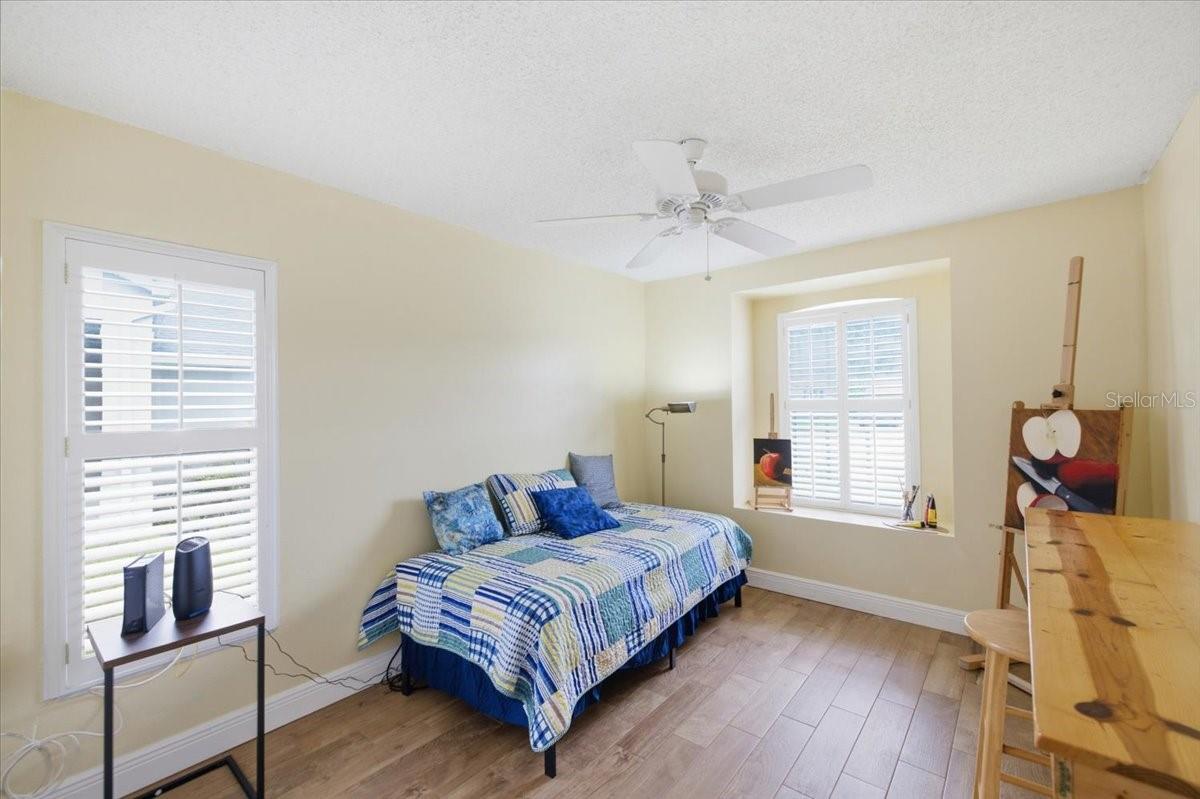 392 TAVERNIER CIR — photo 38