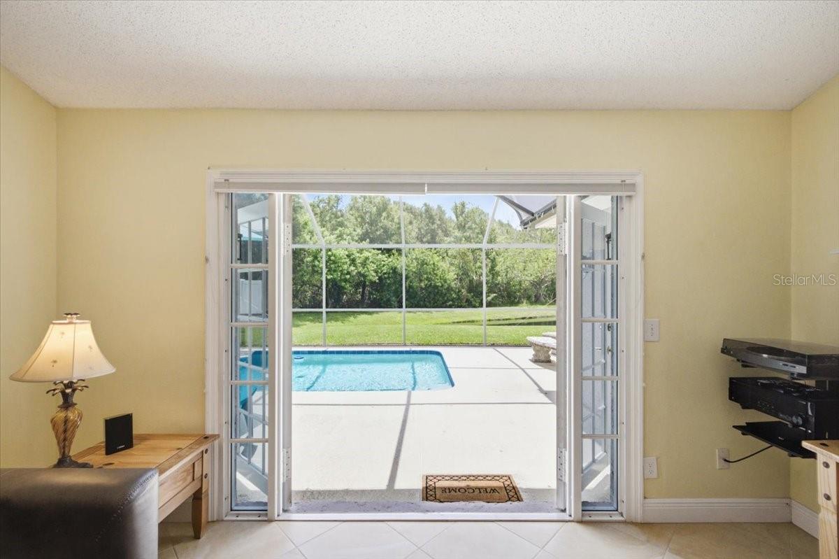 392 TAVERNIER CIR — photo 22