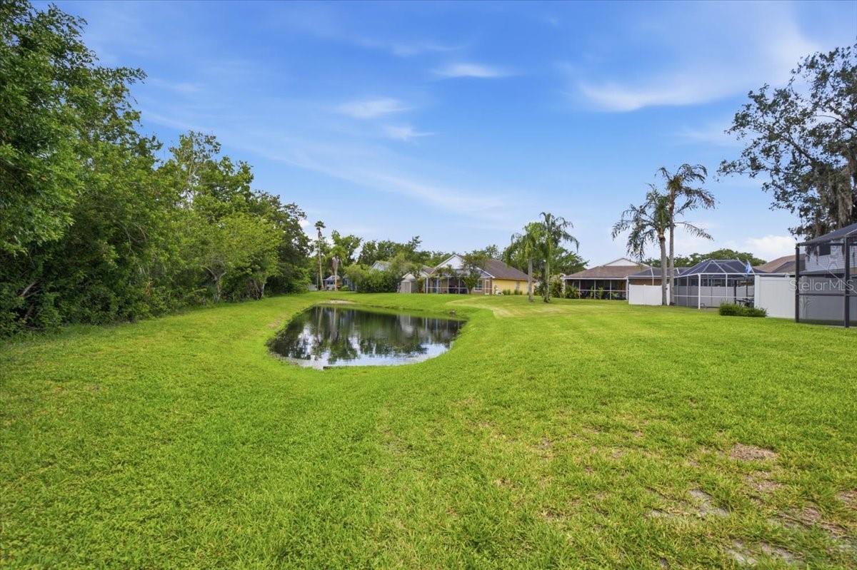 392 TAVERNIER CIR — photo 47
