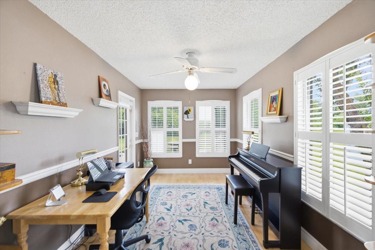 392 TAVERNIER CIR — photo 12