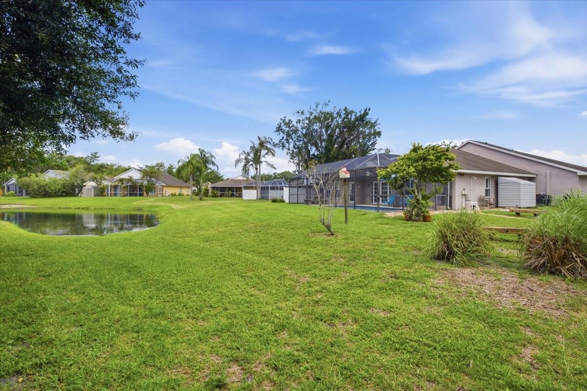 392 TAVERNIER CIR — photo 44