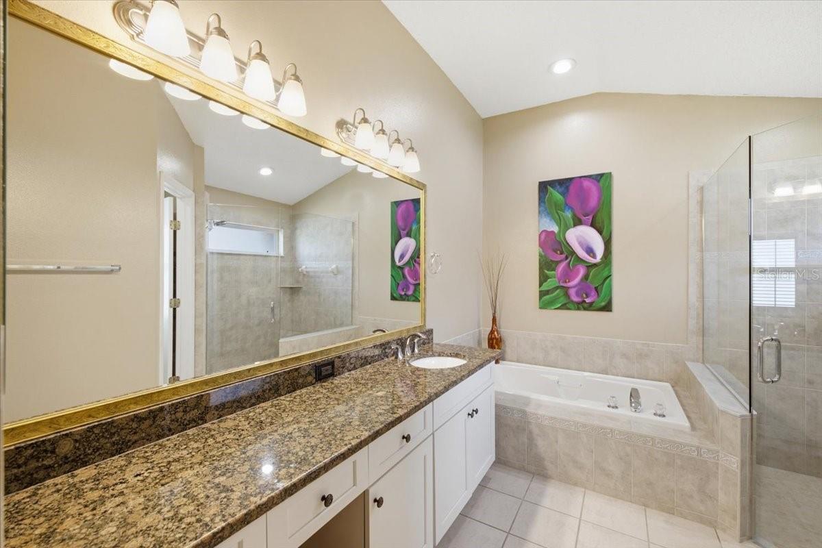 392 TAVERNIER CIR — photo 33