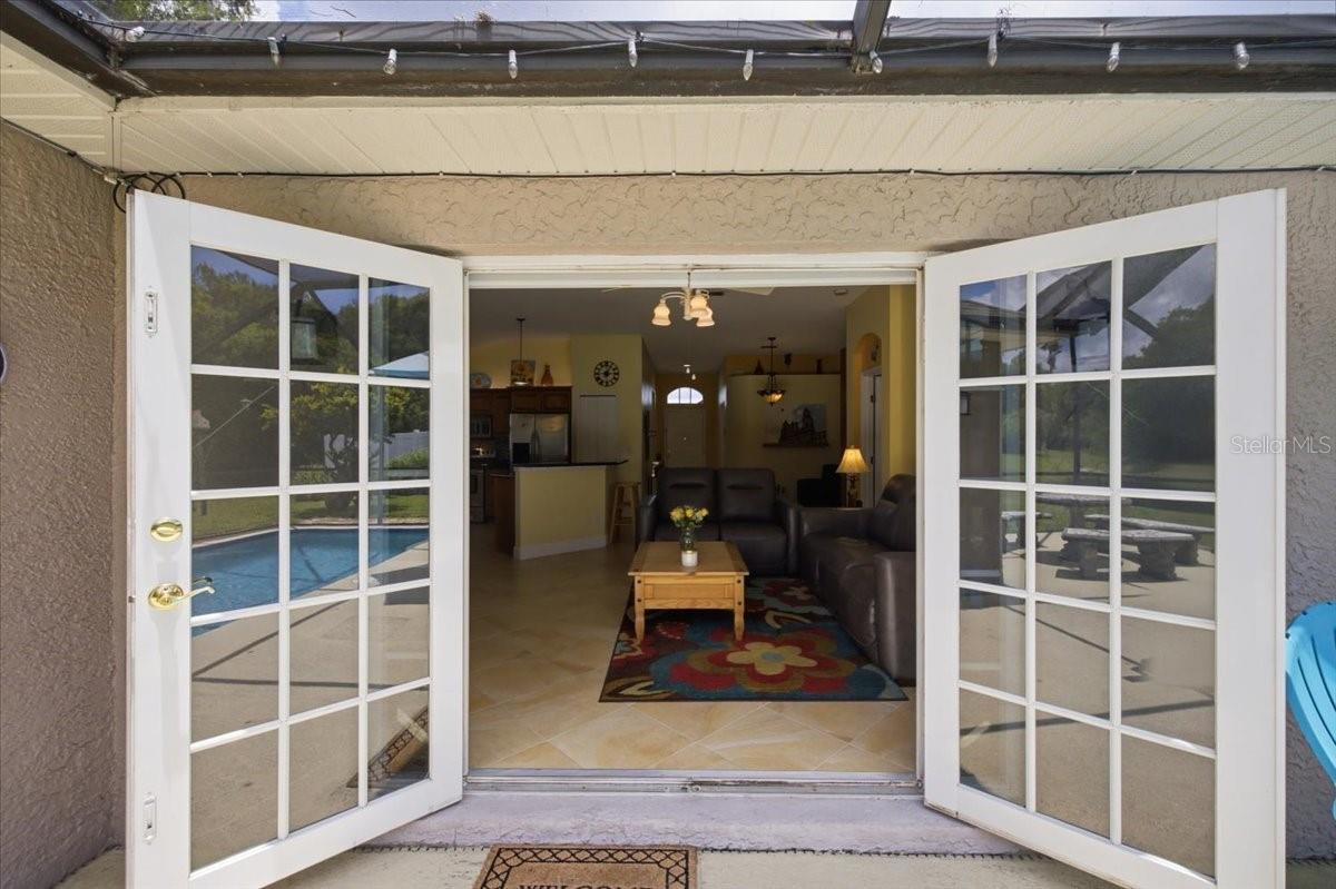 392 TAVERNIER CIR — photo 28