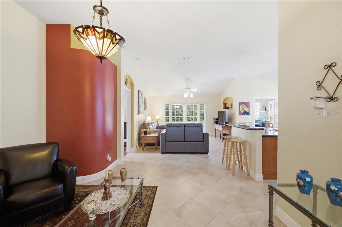 392 TAVERNIER CIR — photo 8