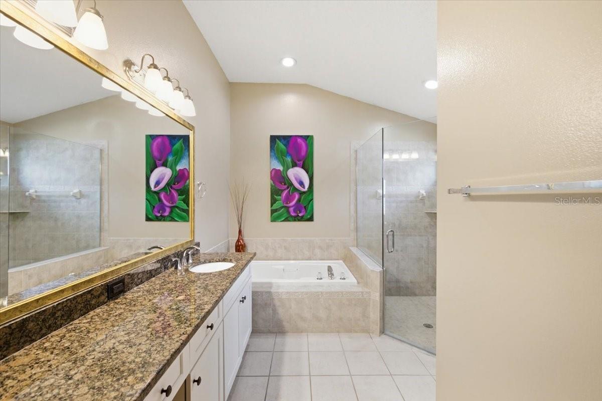 392 TAVERNIER CIR — photo 35
