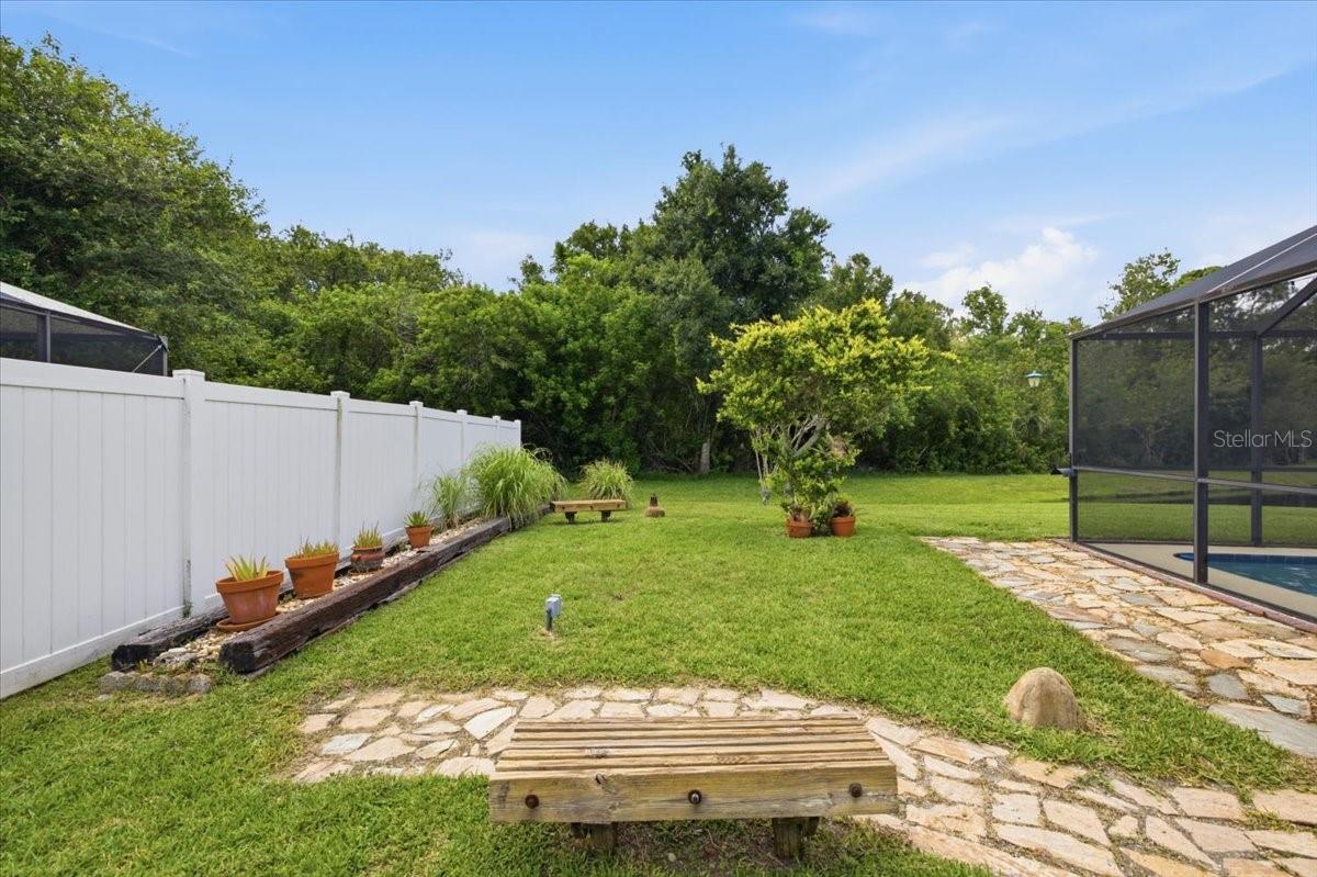 392 TAVERNIER CIR — photo 27