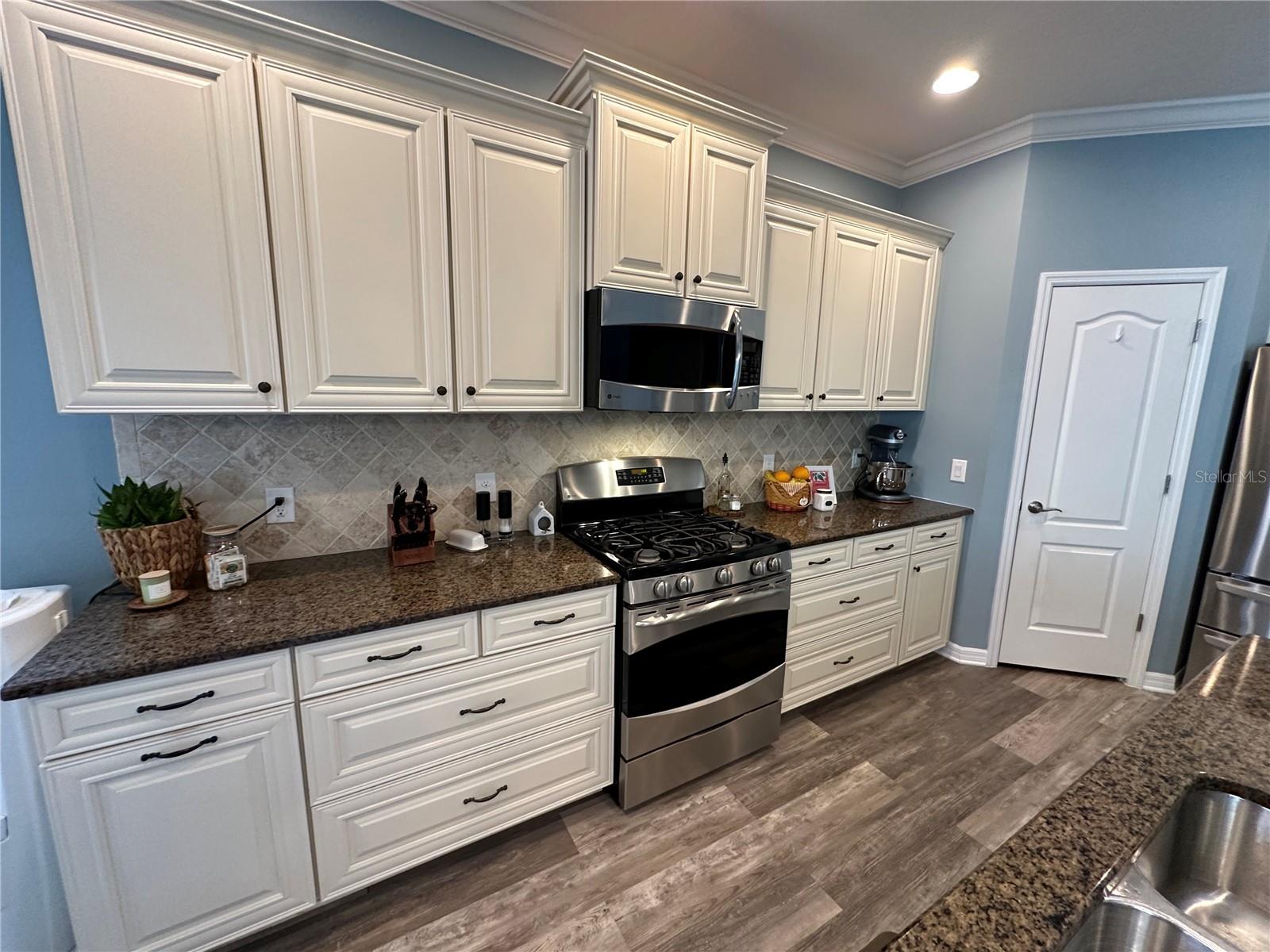 4811 SILVERMOSS DR — photo 35