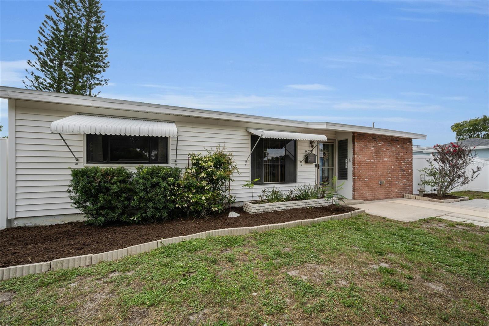 6701 ORCHARD DR N — photo 44