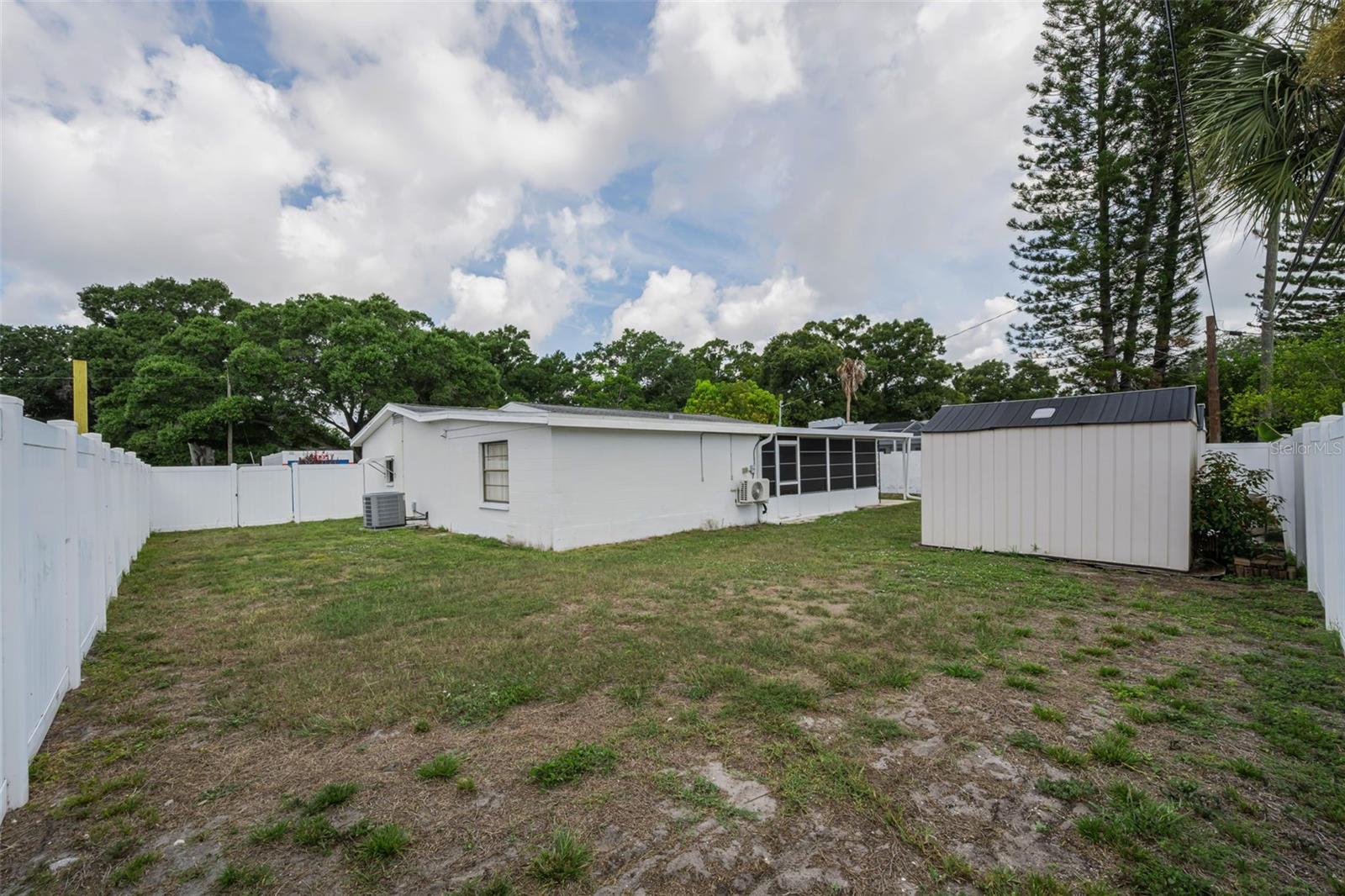 6701 ORCHARD DR N — photo 41