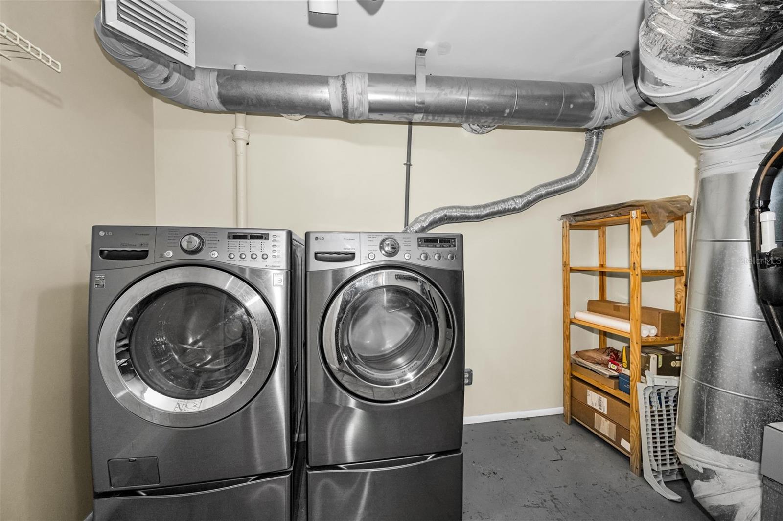 6701 ORCHARD DR N — photo 32