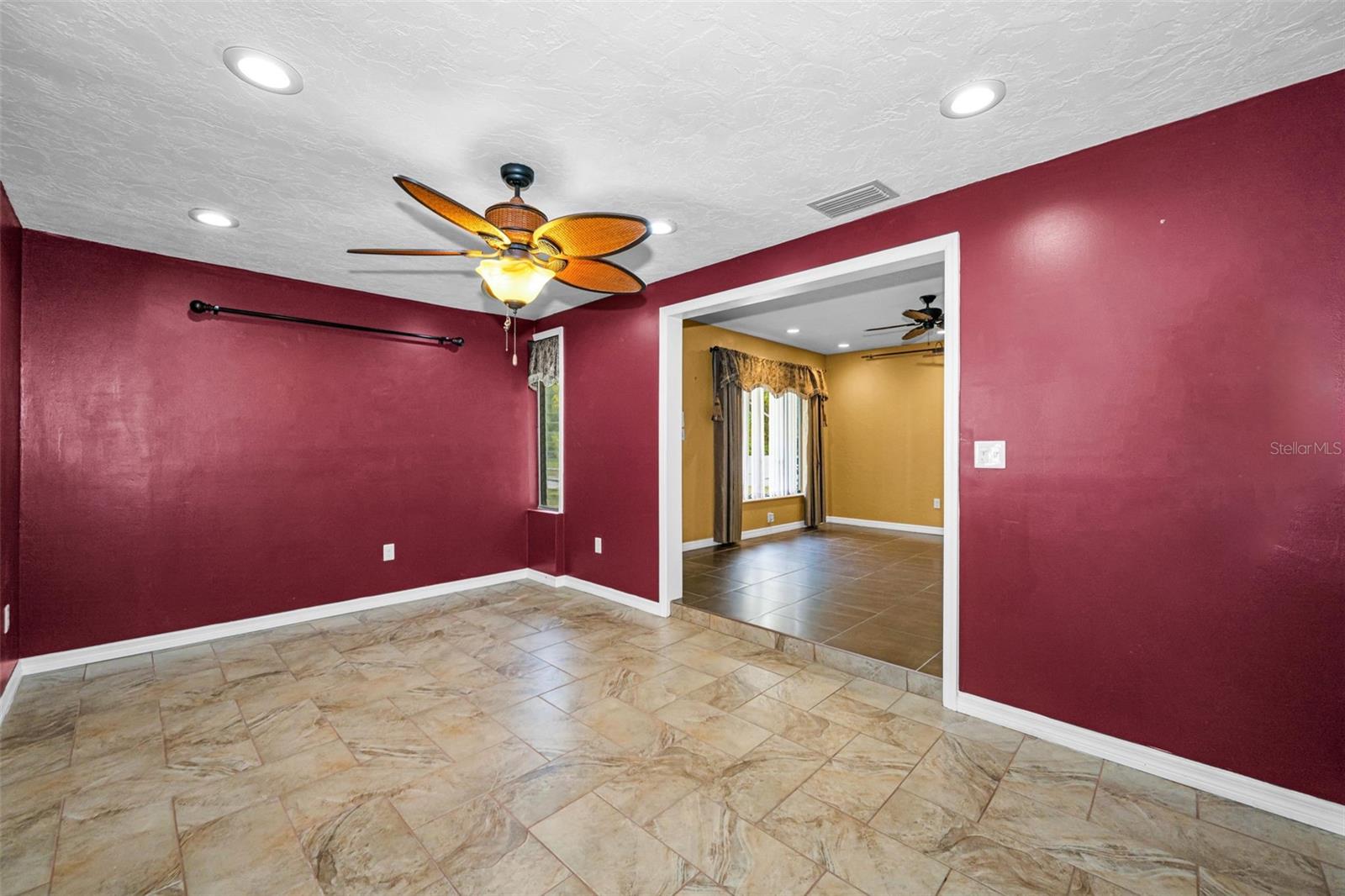 6701 ORCHARD DR N — photo 31