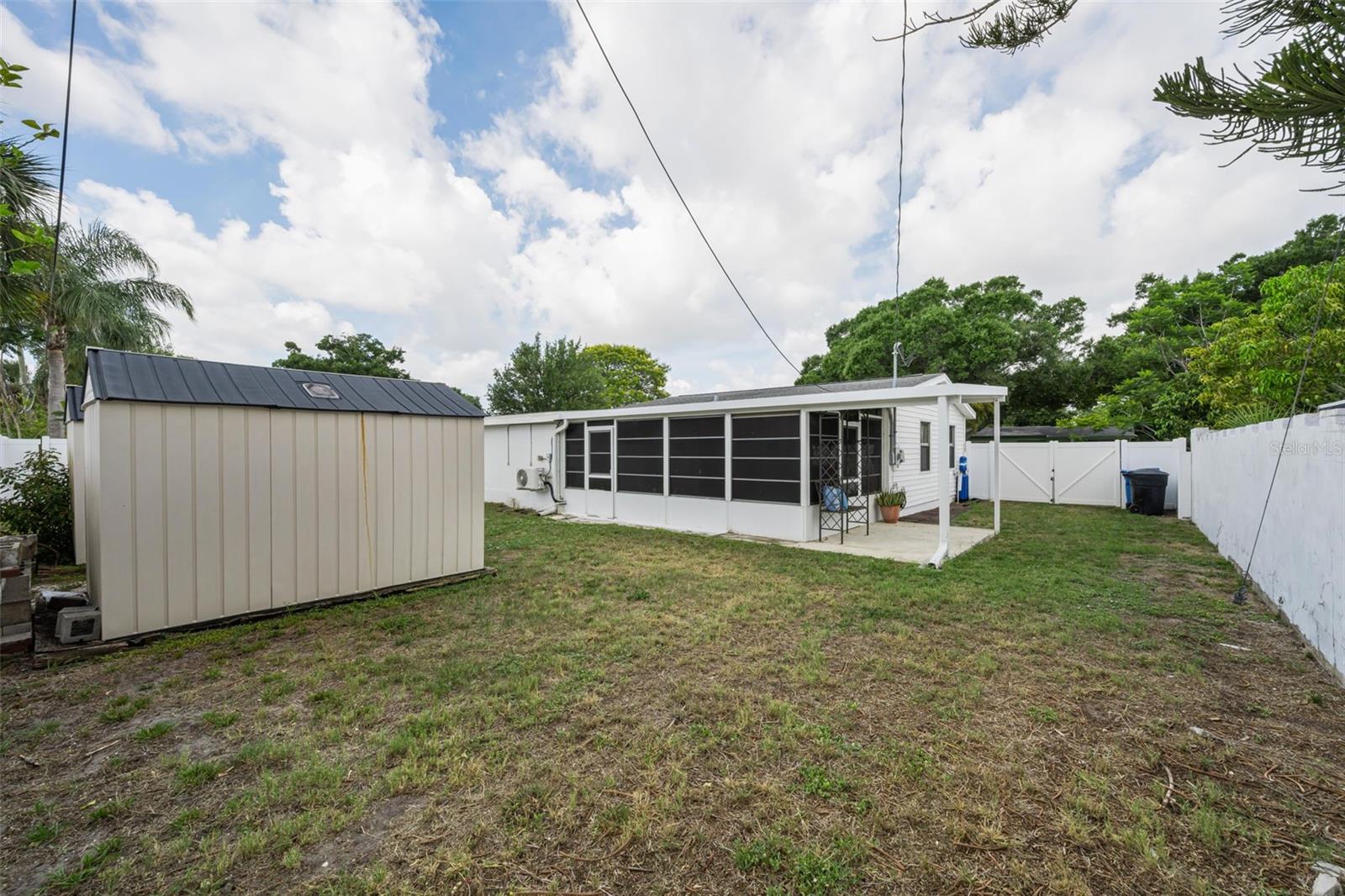 6701 ORCHARD DR N — photo 38