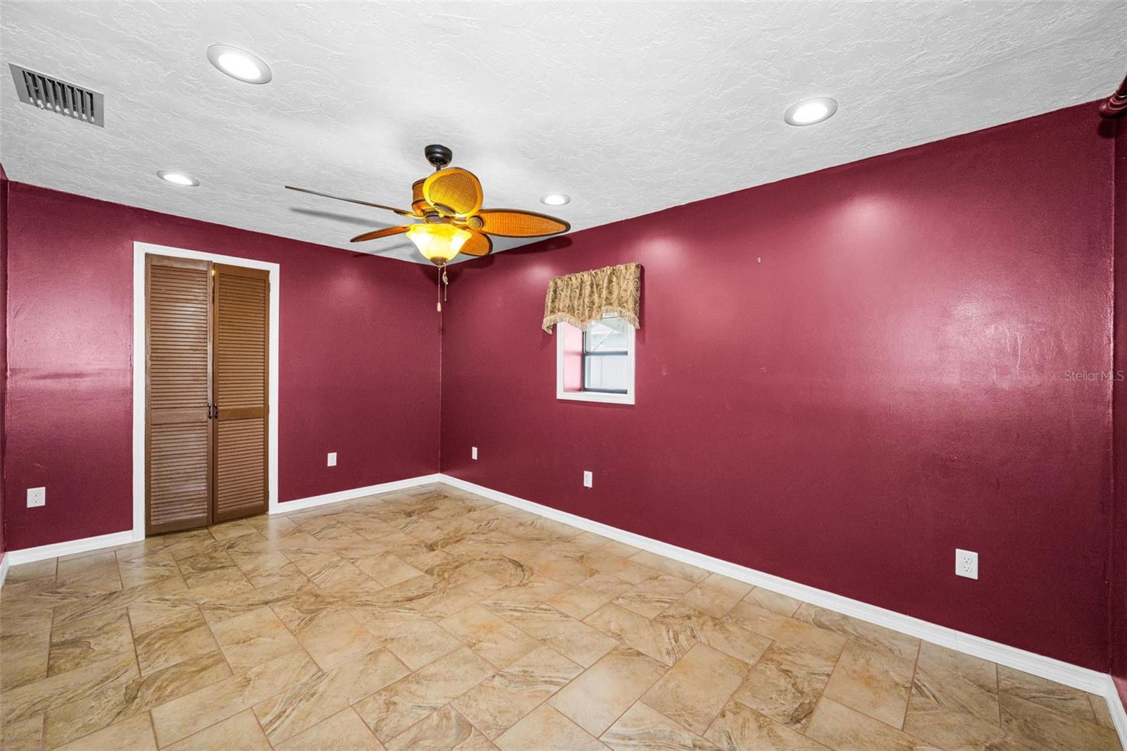 6701 ORCHARD DR N — photo 29