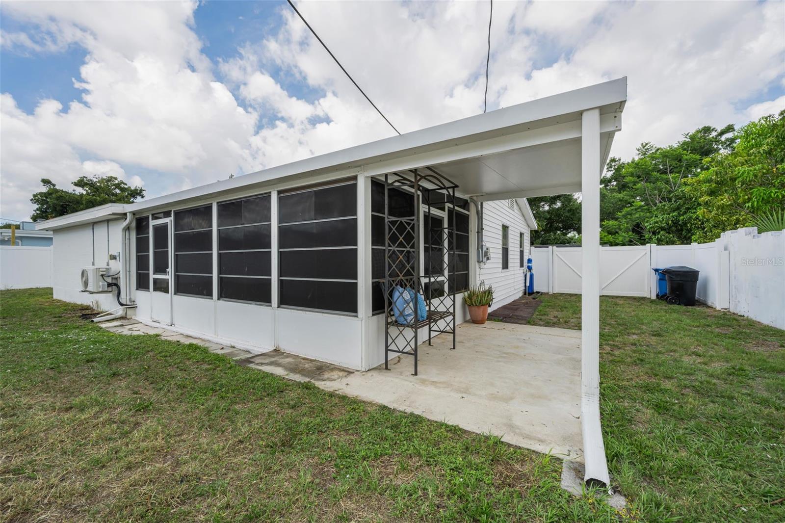 6701 ORCHARD DR N — photo 39