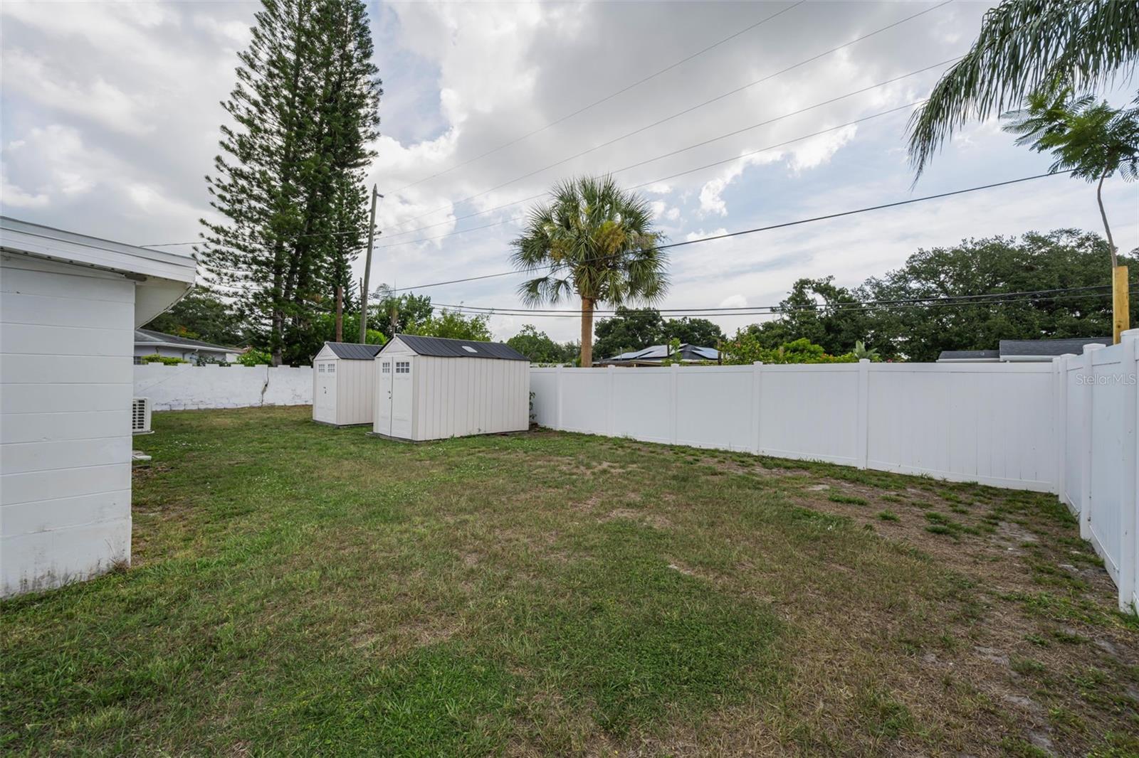 6701 ORCHARD DR N — photo 40