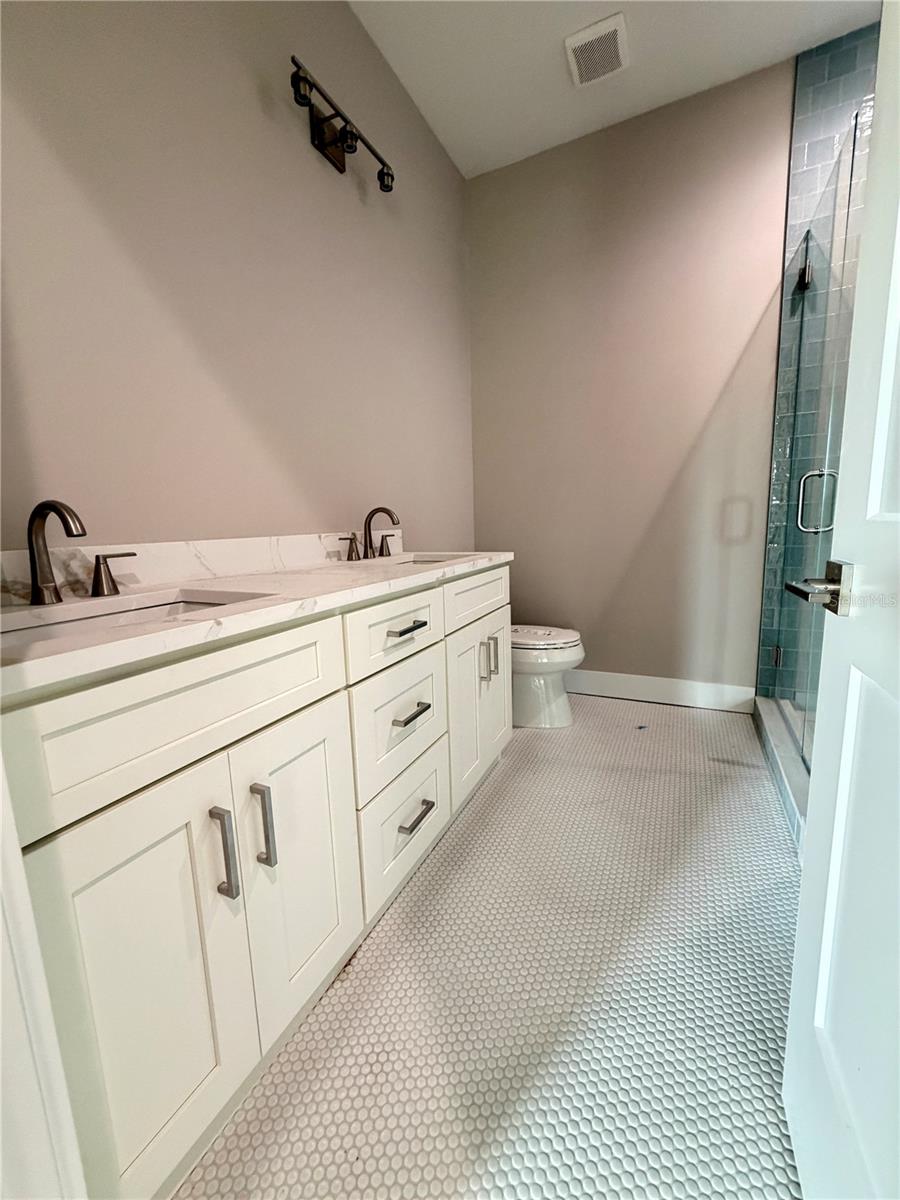 4314 W GRAY ST — photo 13
