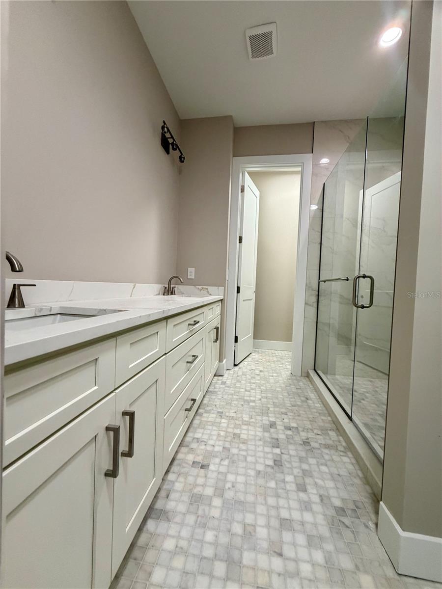 4314 W GRAY ST — photo 15