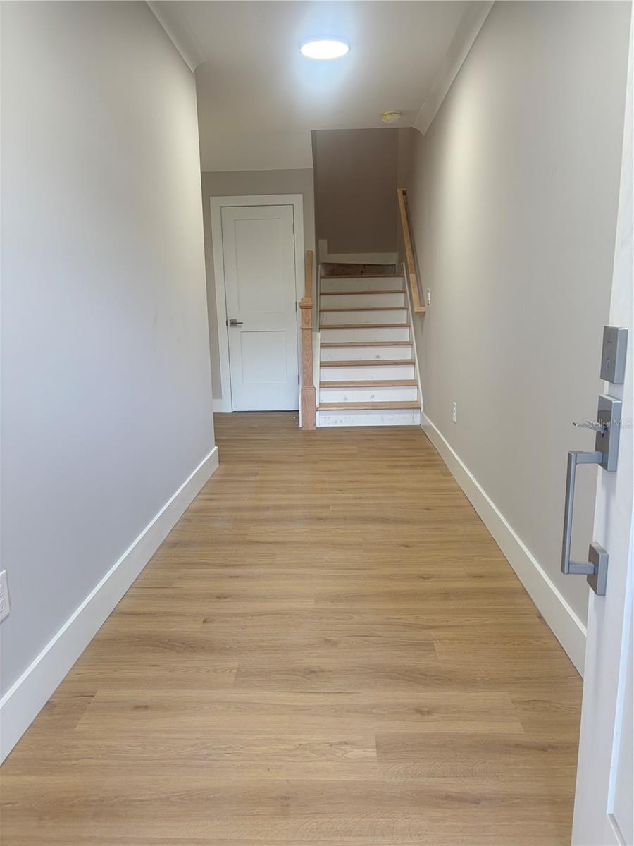 4314 W GRAY ST — photo 2