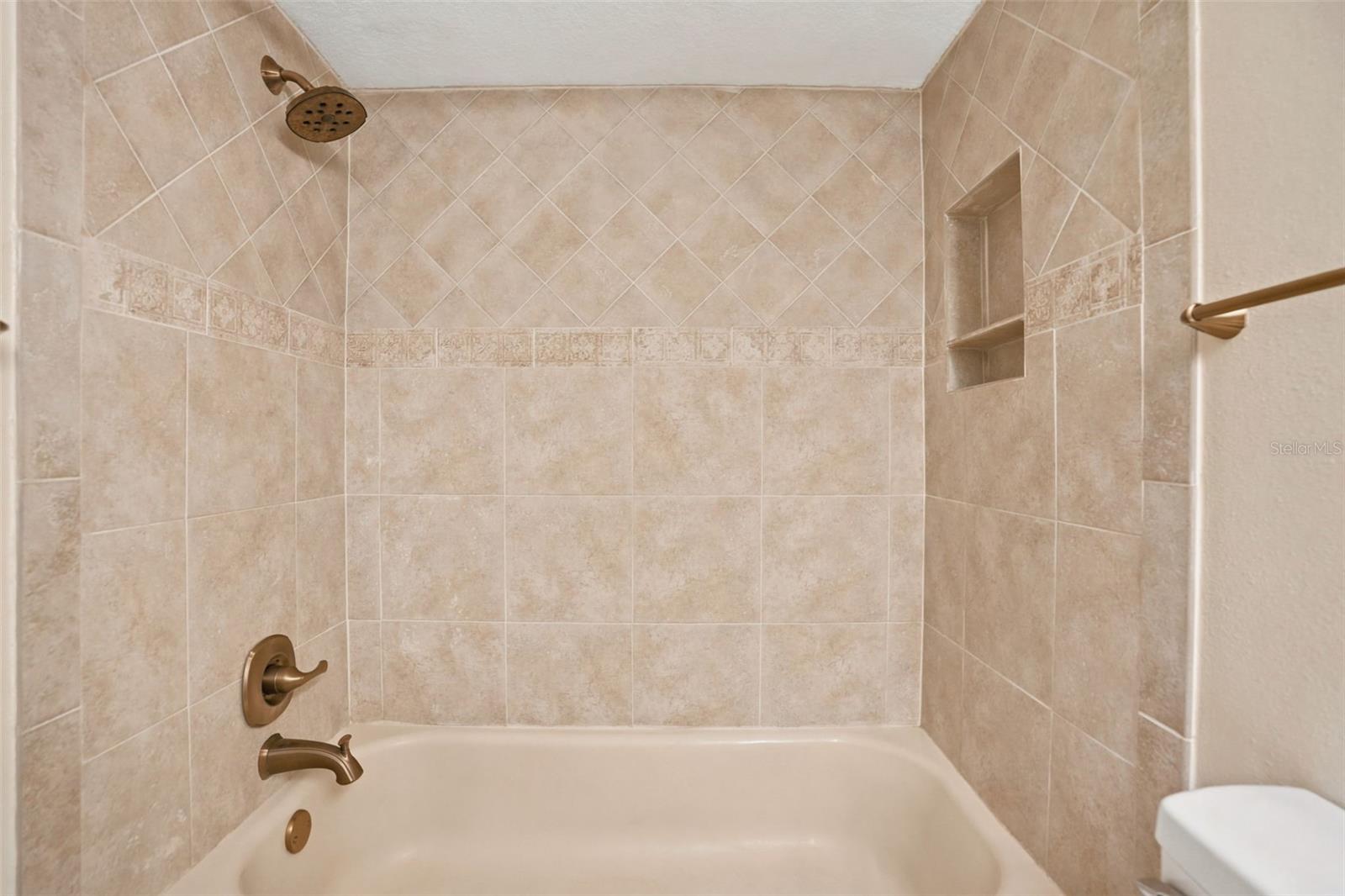90 S HIGHLAND AVE #1414 — photo 21