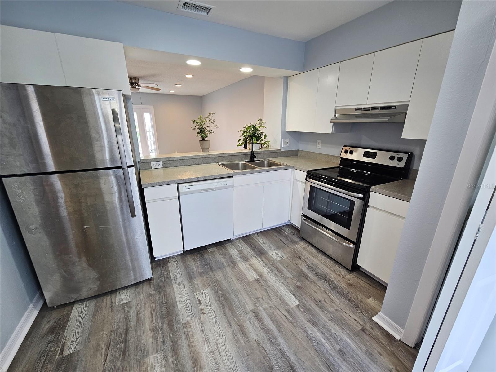 13817 STONE MILL WAY — photo 2