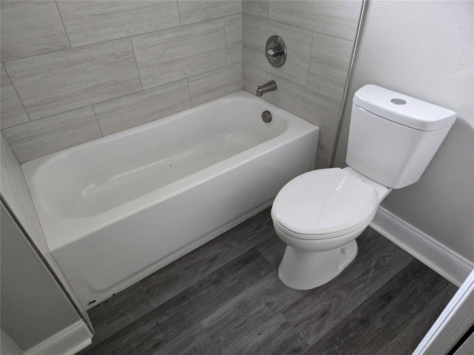 701 E LINEBAUGH AVE — photo 13