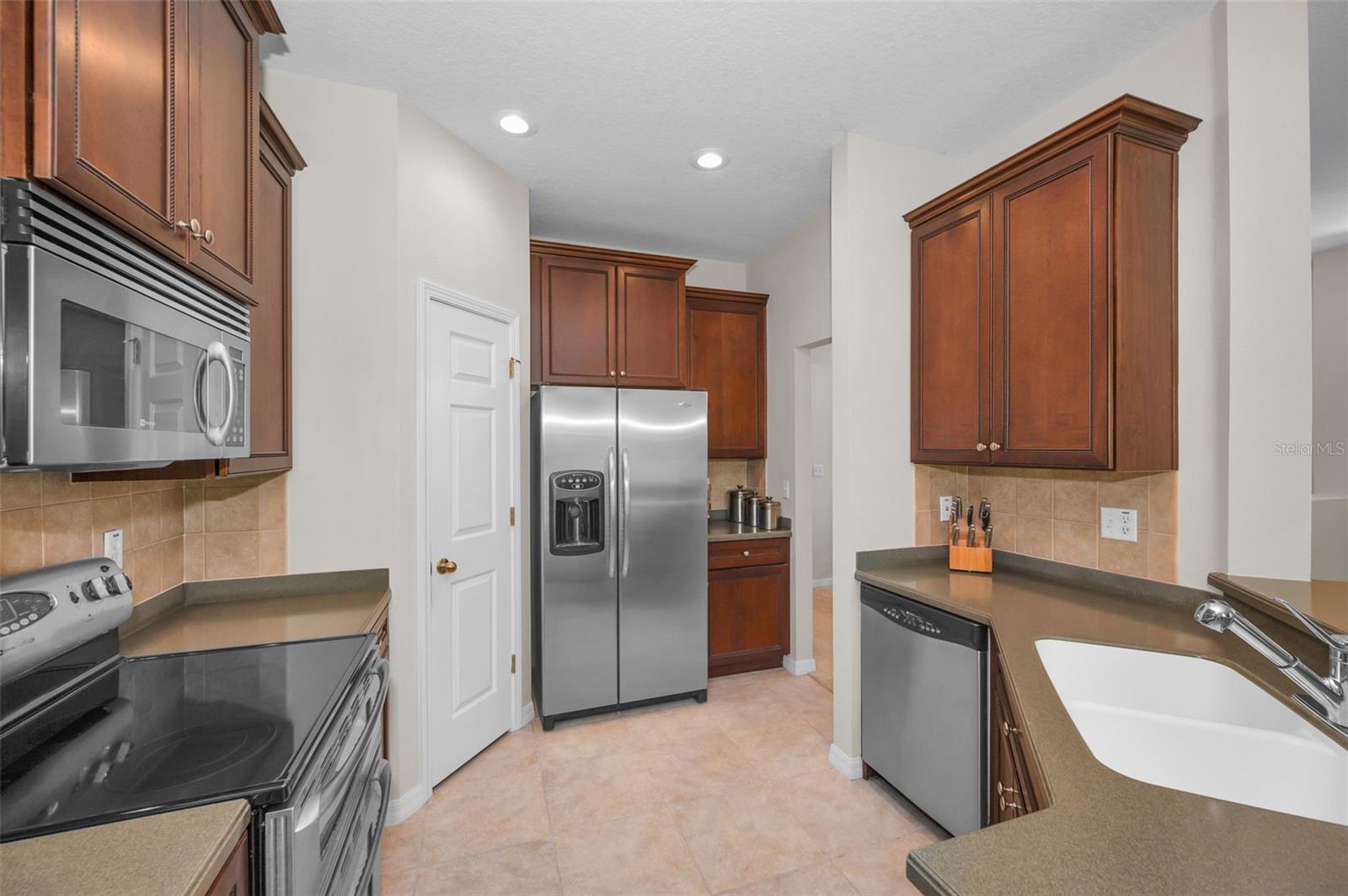 8525 SHALLOW CREEK — photo 25