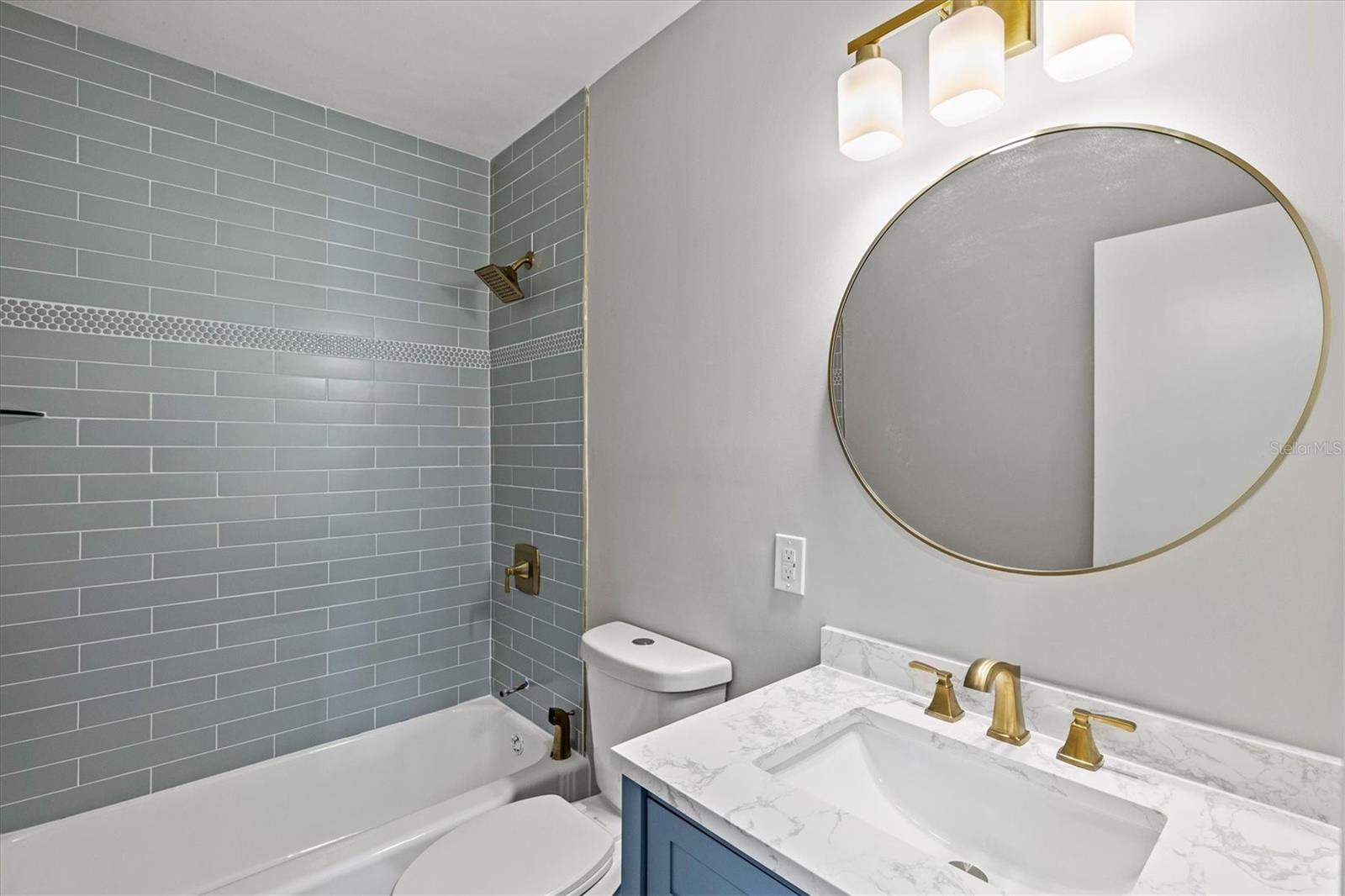 106 AURORA ST E — photo 41