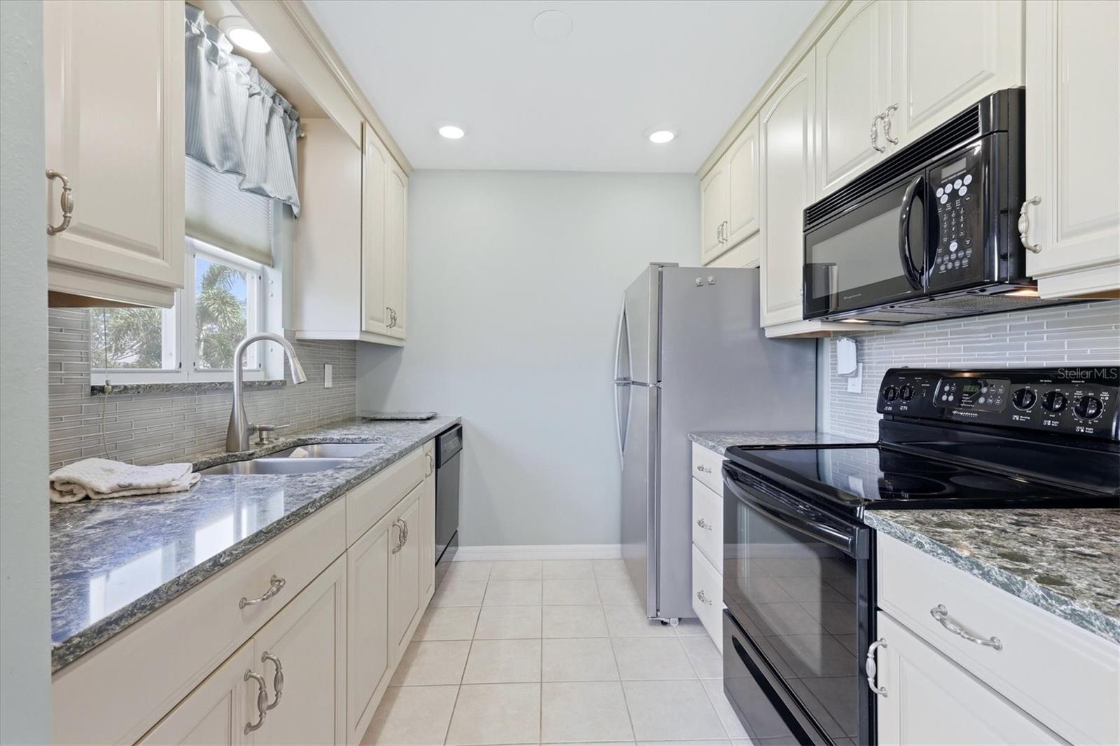 879 AUDUBON DR #879 — photo 16