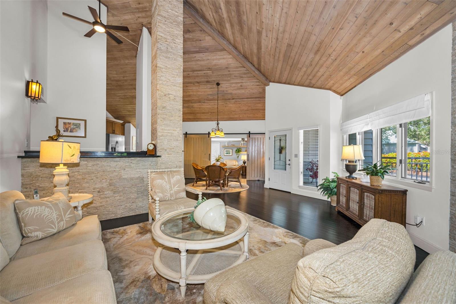 10497 LONGWOOD DR — photo 13