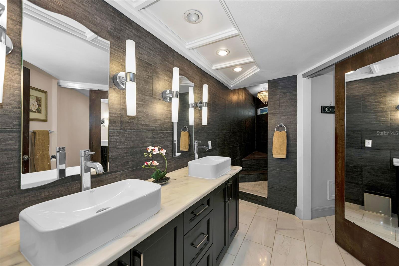 10497 LONGWOOD DR — photo 26