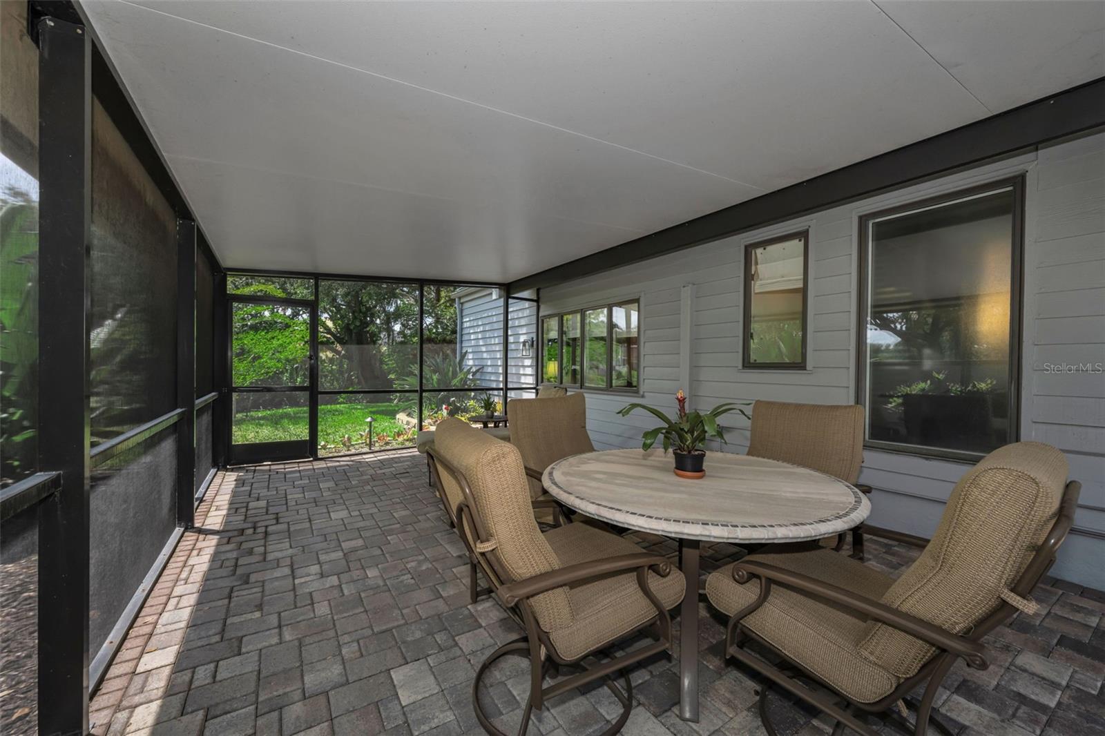 10497 LONGWOOD DR — photo 11