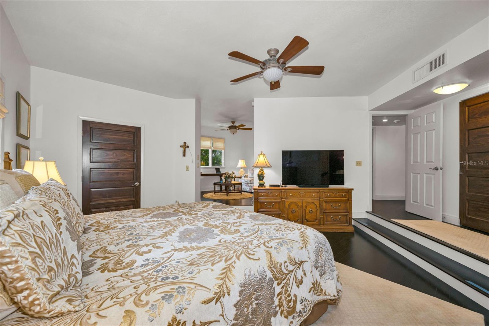10497 LONGWOOD DR — photo 32