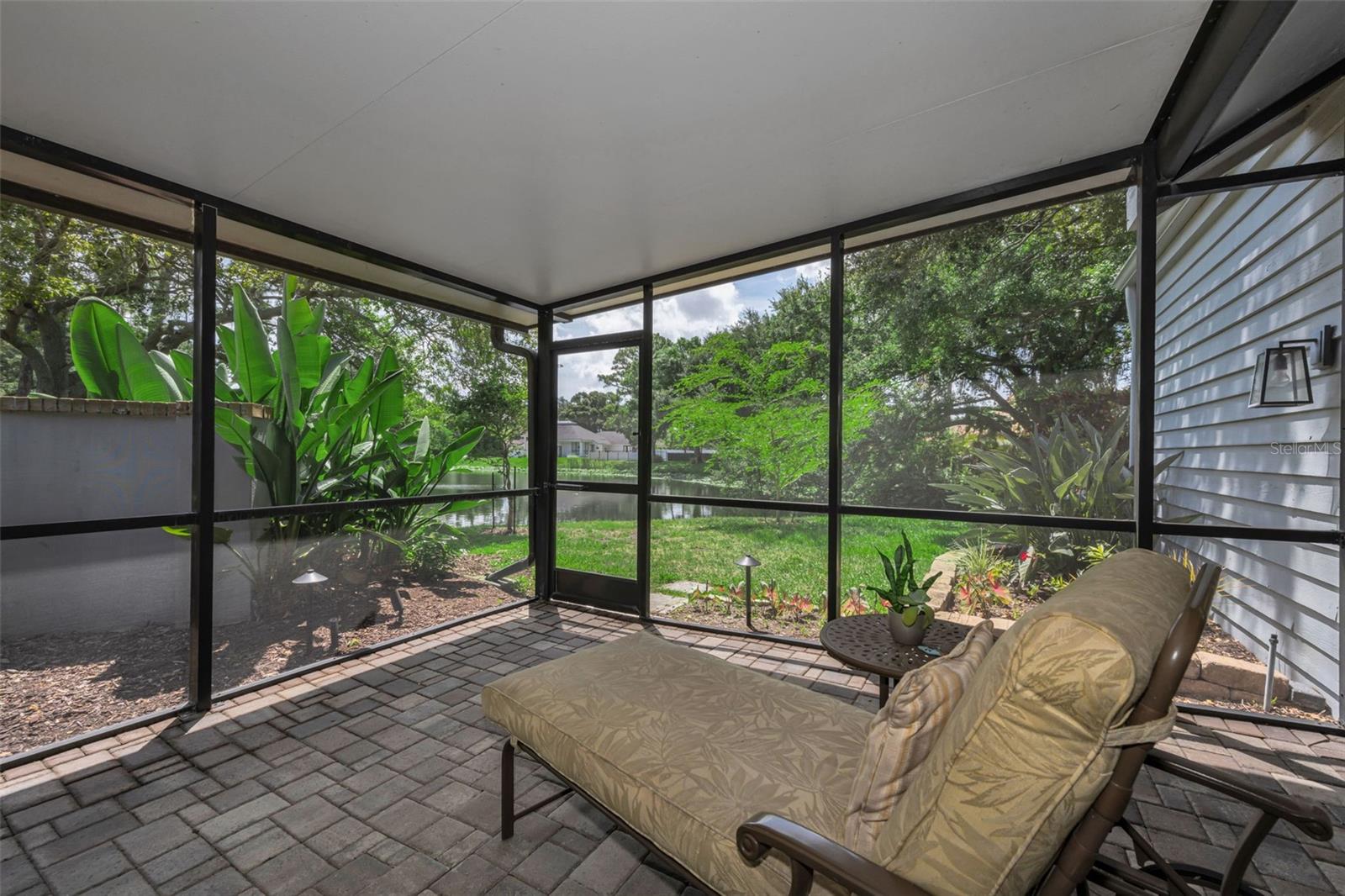 10497 LONGWOOD DR — photo 9