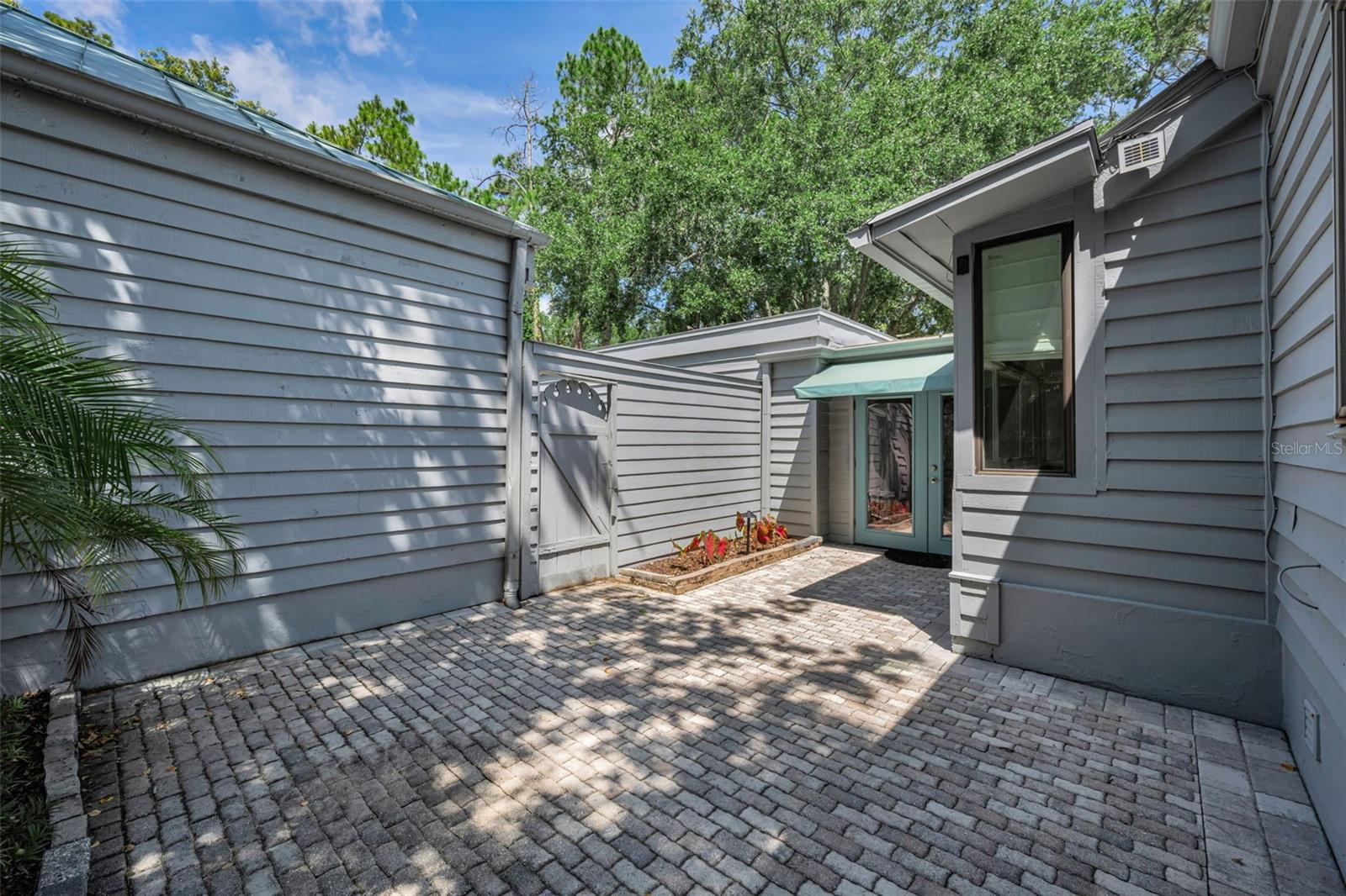 10497 LONGWOOD DR — photo 49
