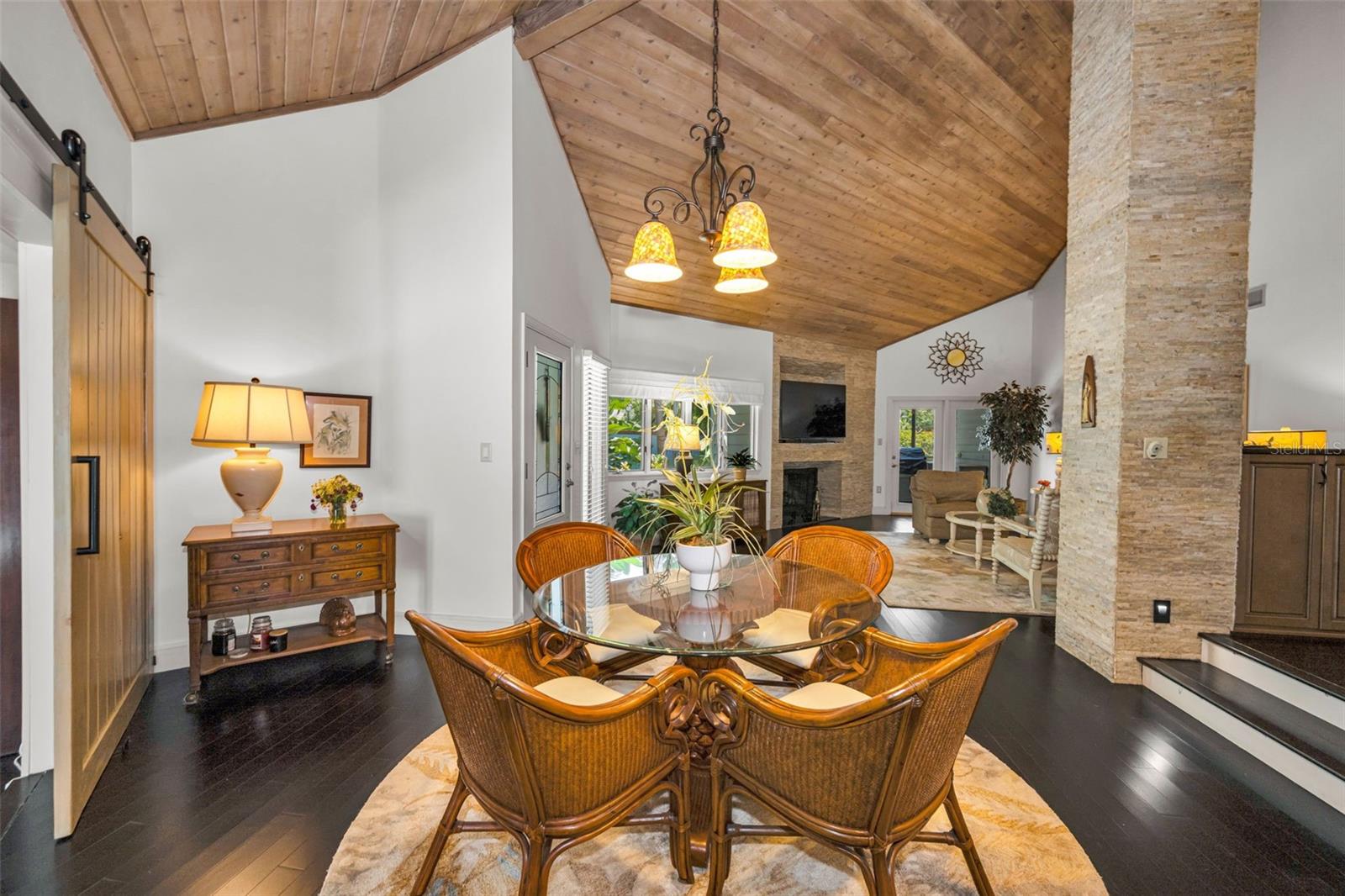 10497 LONGWOOD DR — photo 14