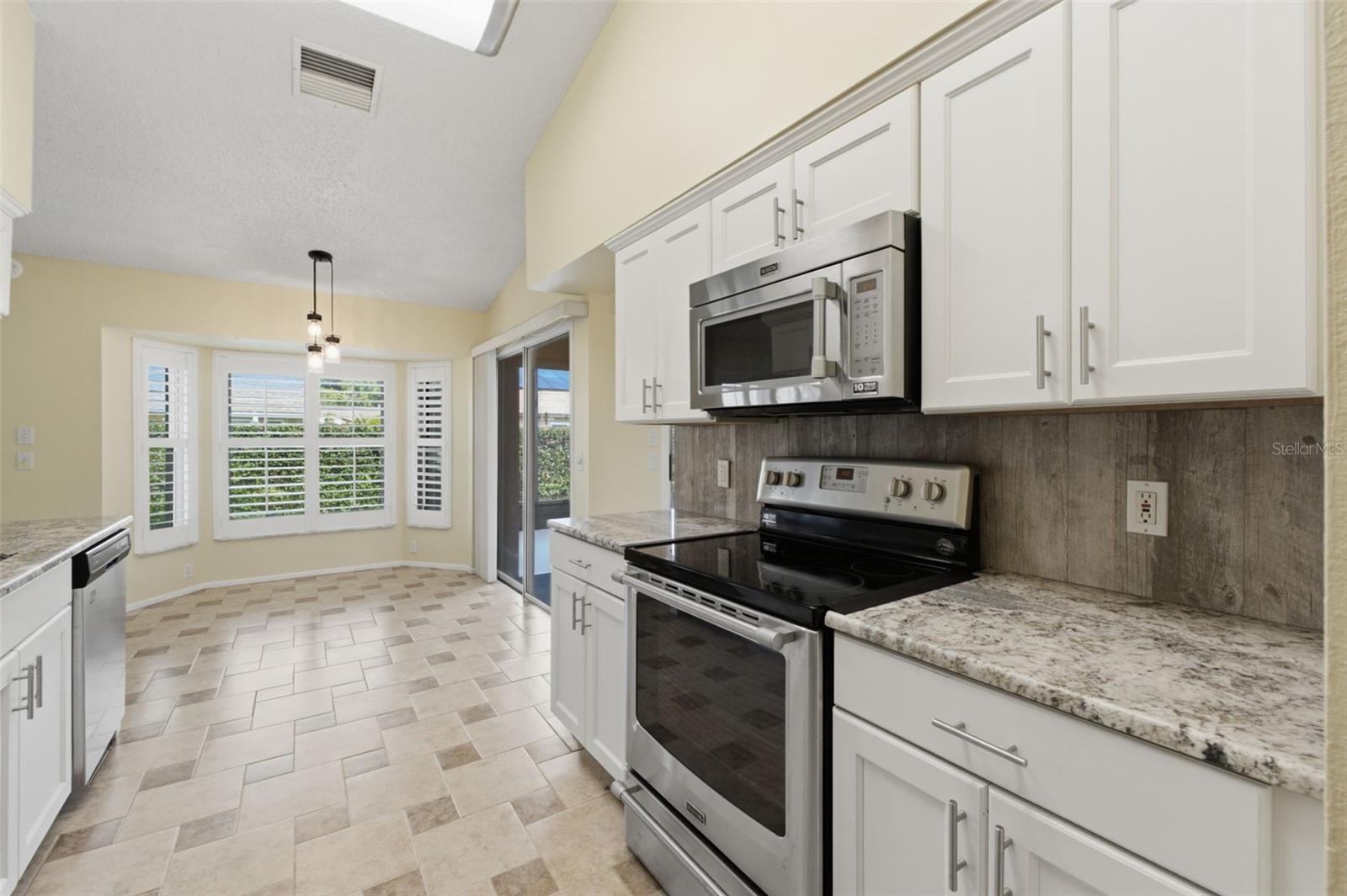 6525 PINE WALK DR — photo 9