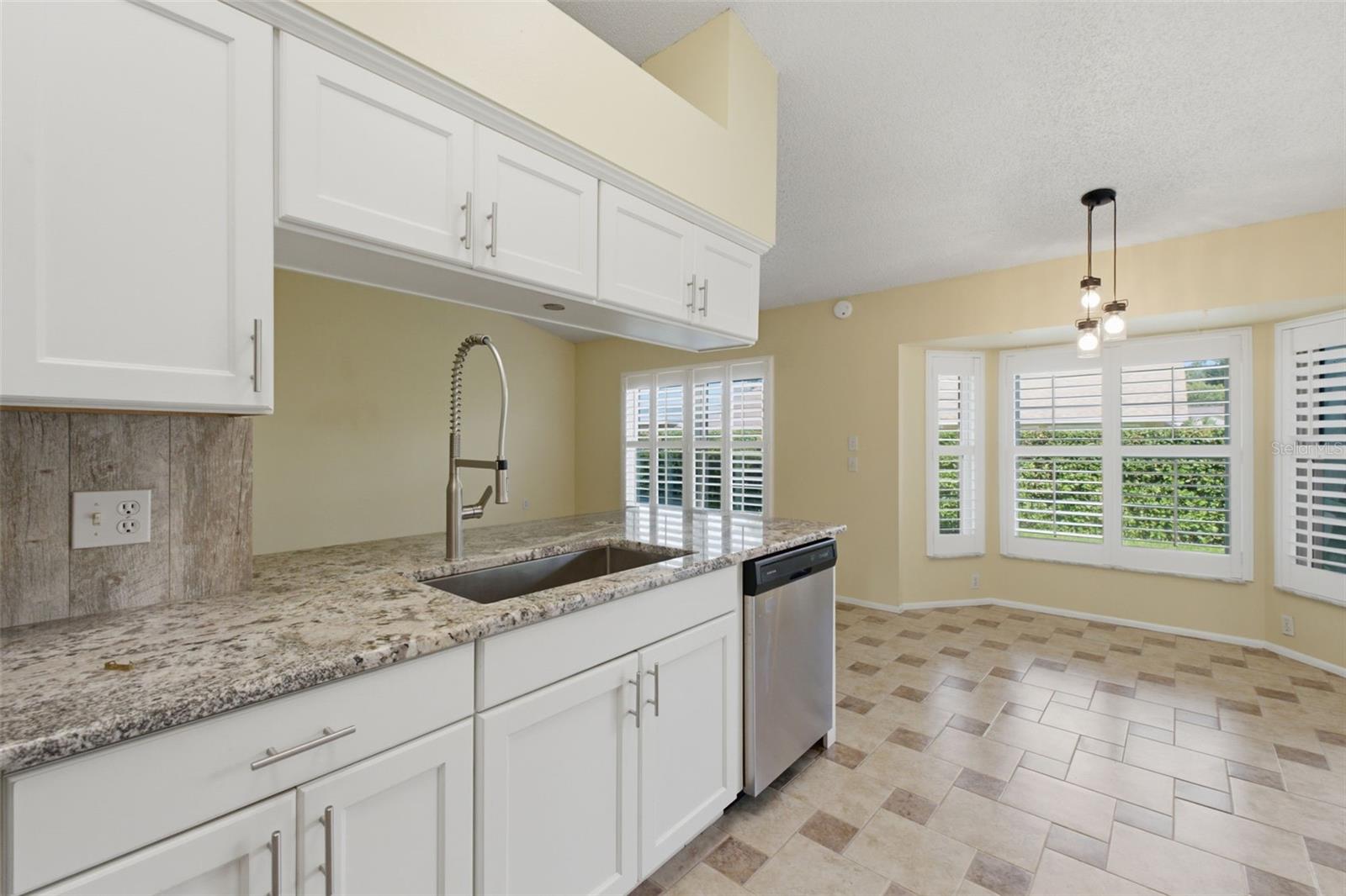 6525 PINE WALK DR — photo 8